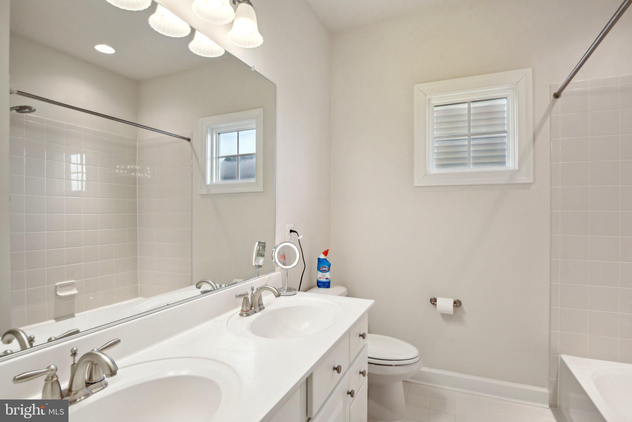 SEVEN HILLS - Residential