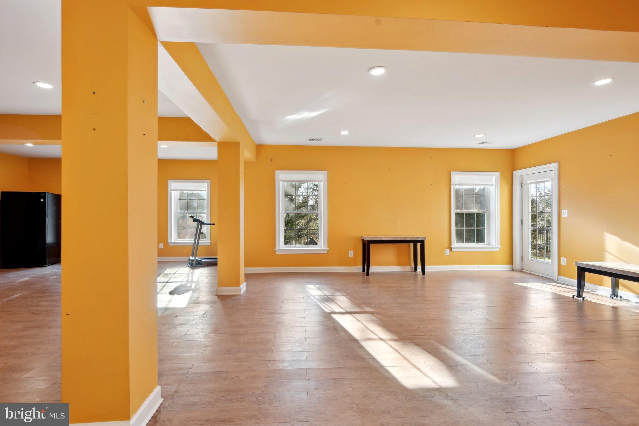 SEVEN HILLS - Residential