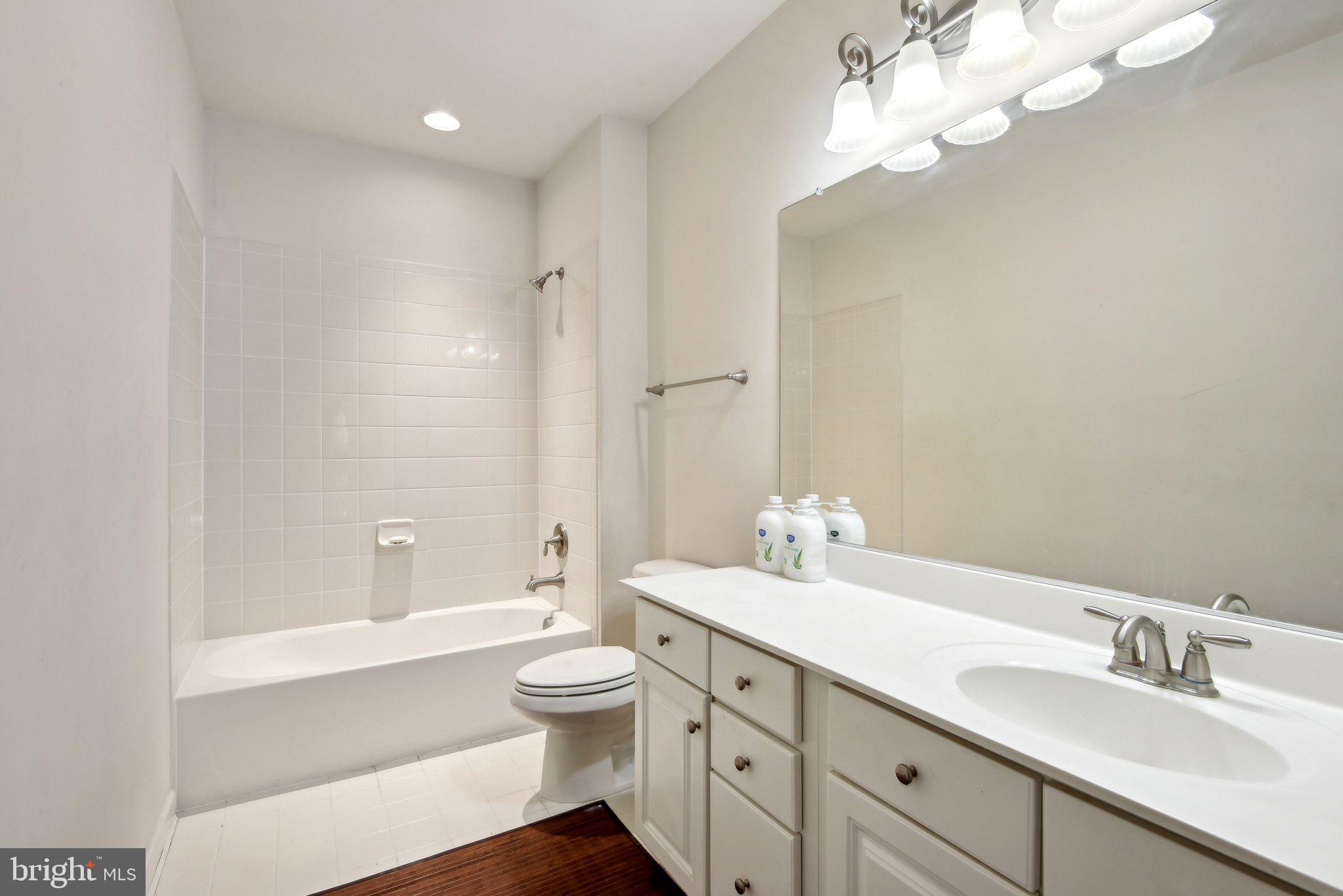 SEVEN HILLS - Residential