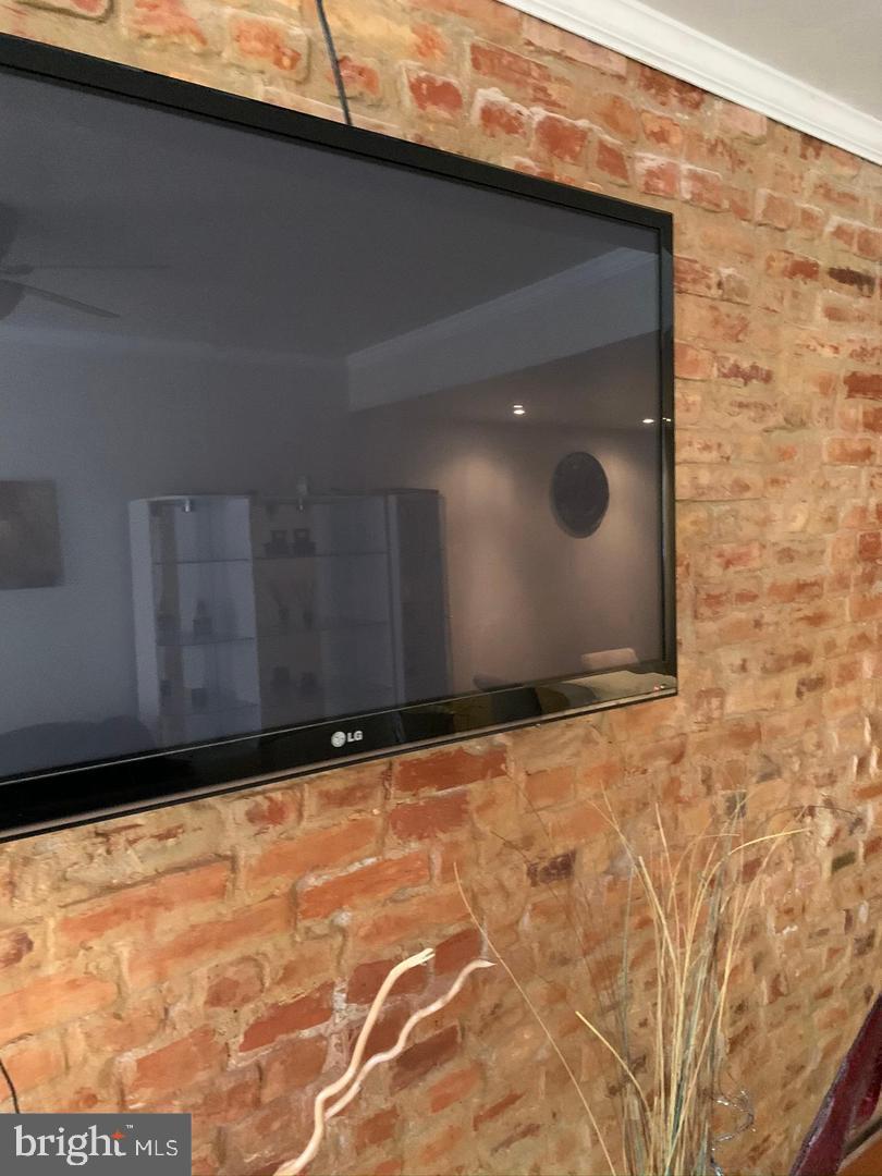 STRAWBERRY MANSION - Residential