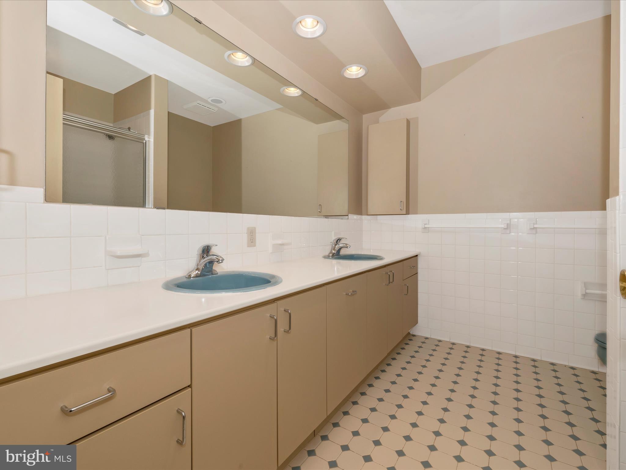 SPRING VALLEY - Residential