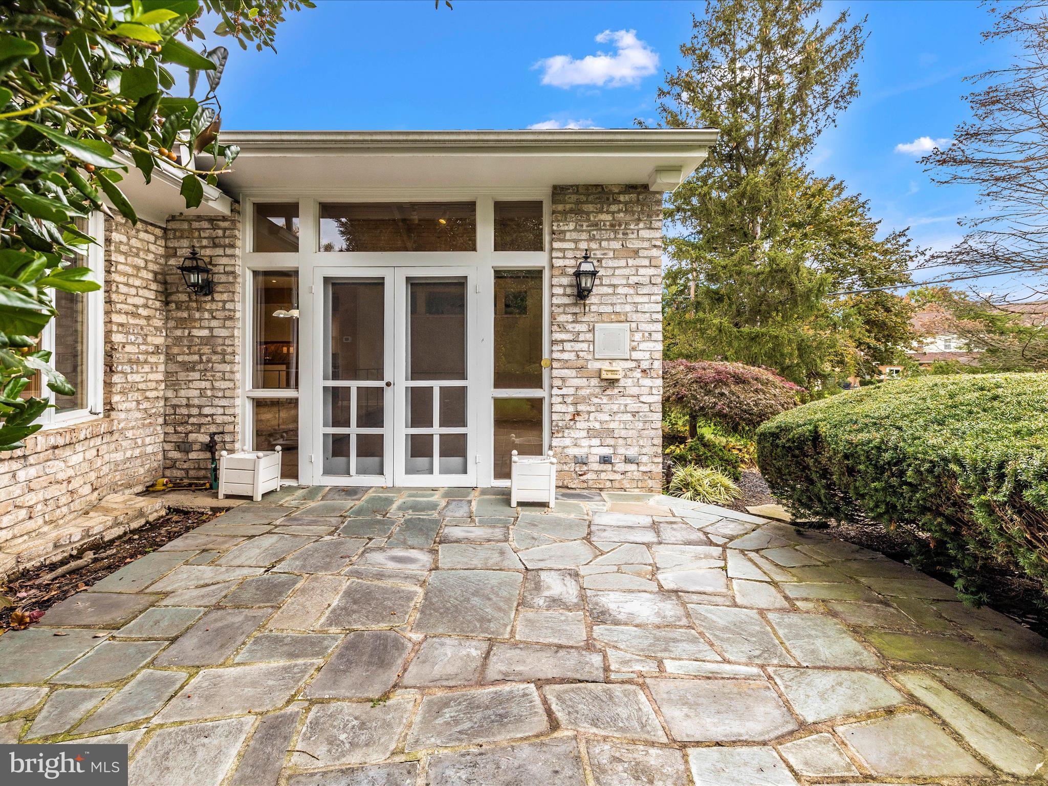 SPRING VALLEY - Residential