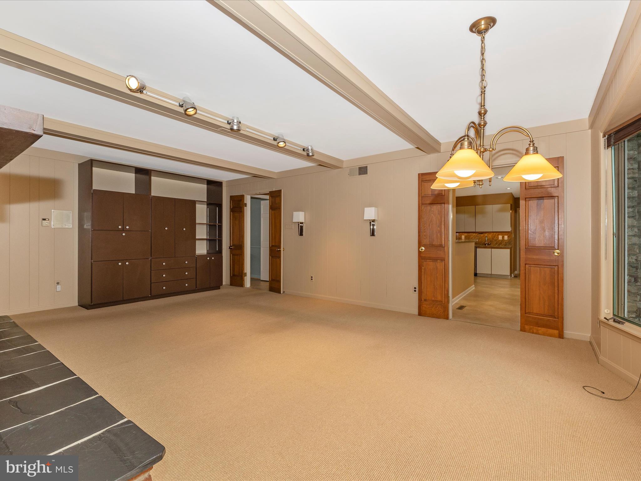 SPRING VALLEY - Residential