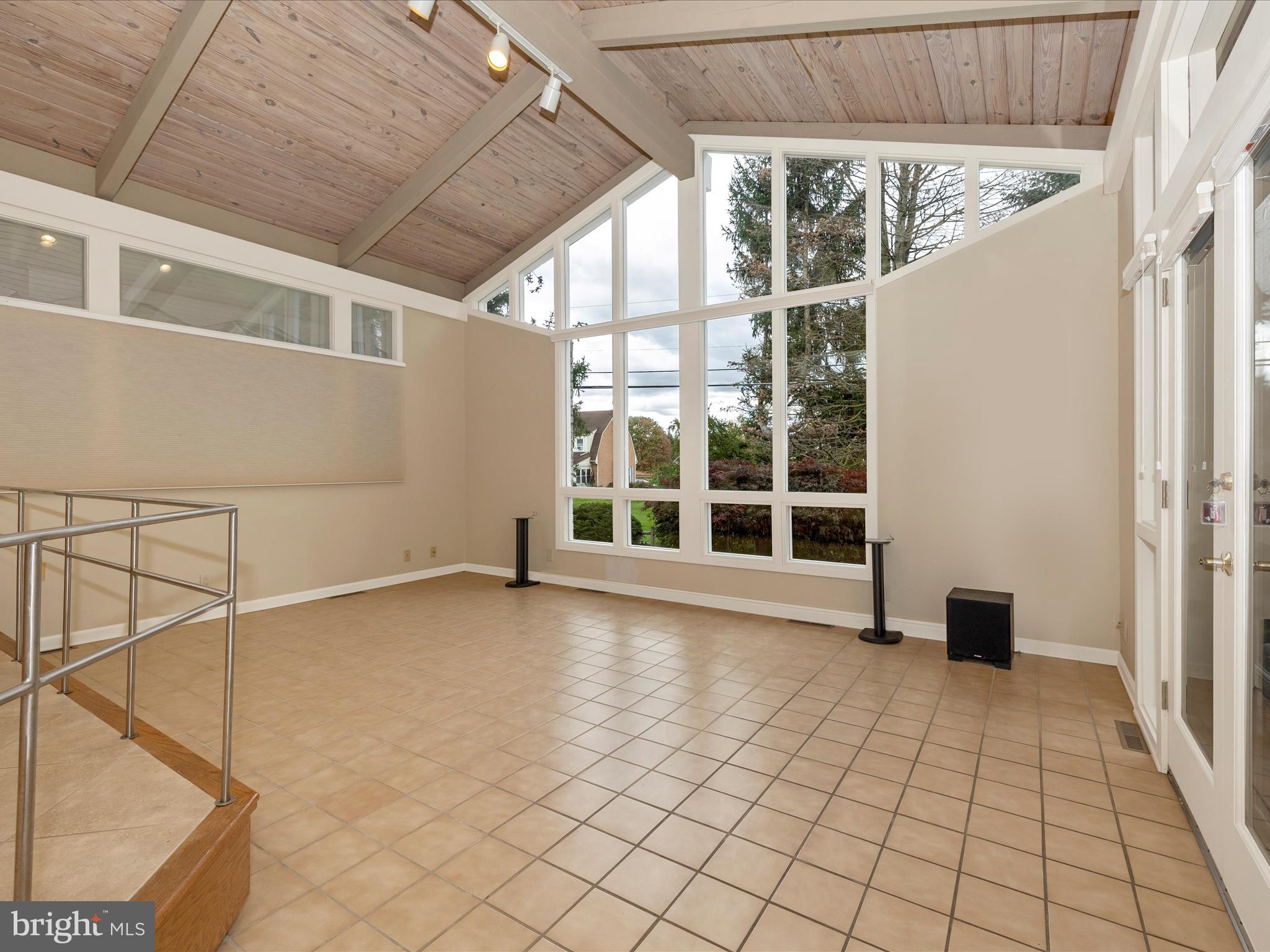 SPRING VALLEY - Residential