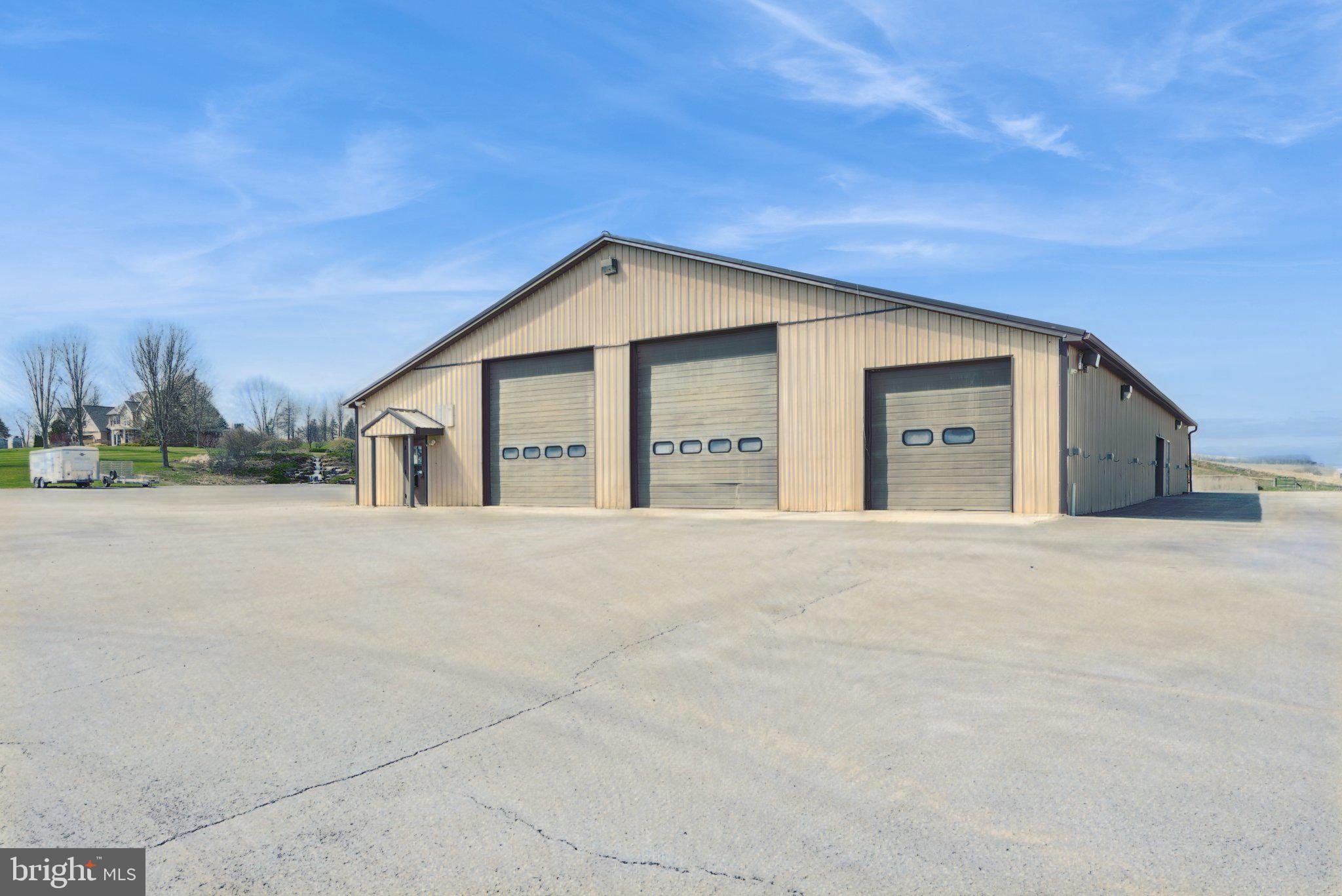 208 W MUD PIKE