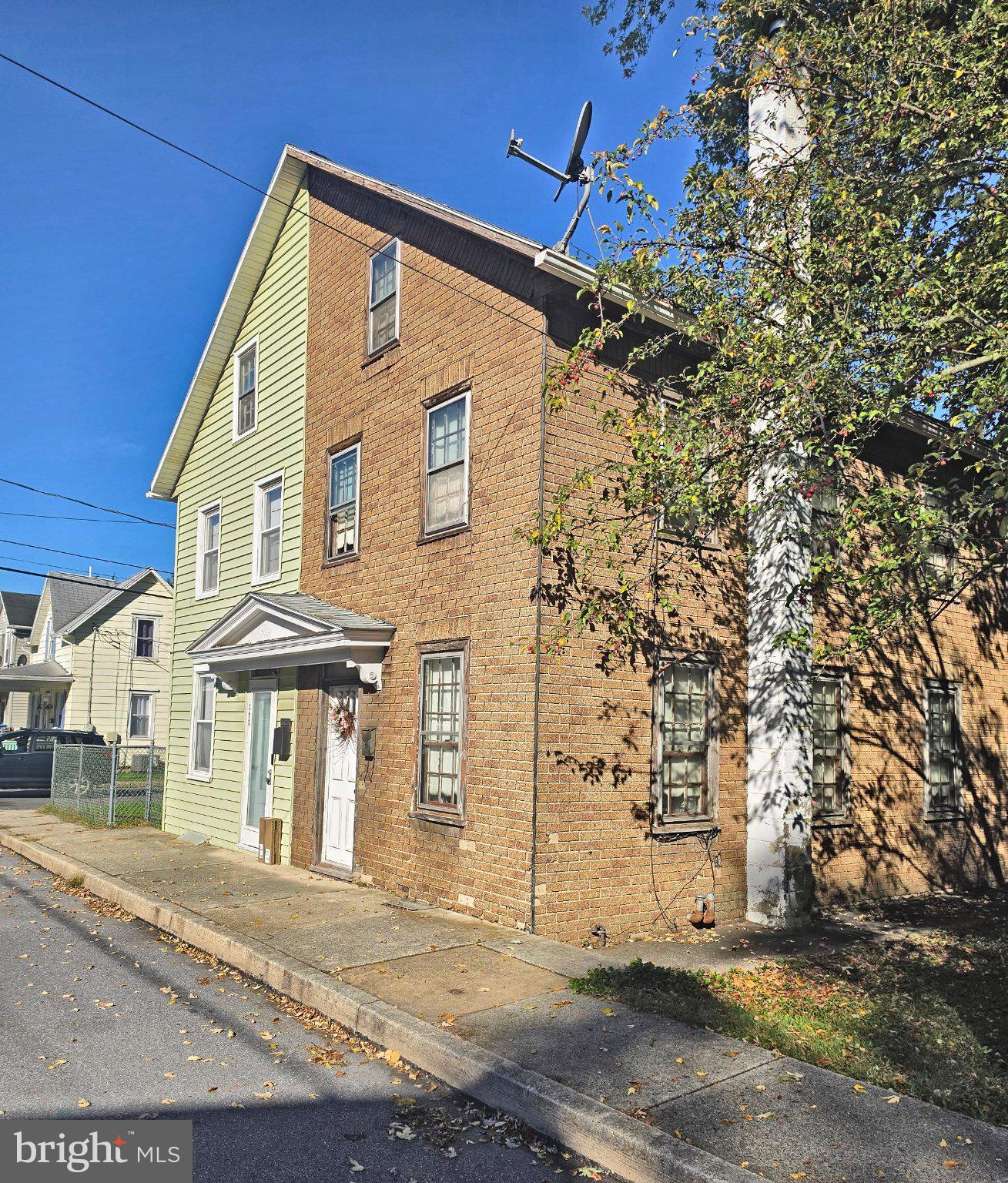 290 W 2ND STREET
