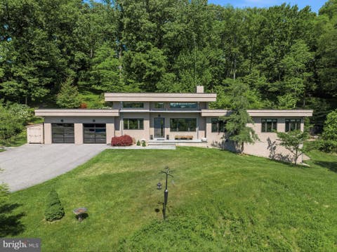 Homes For Sale - 3924 Thompson Bridge Road<br/> WILMINGTON, DE 19803