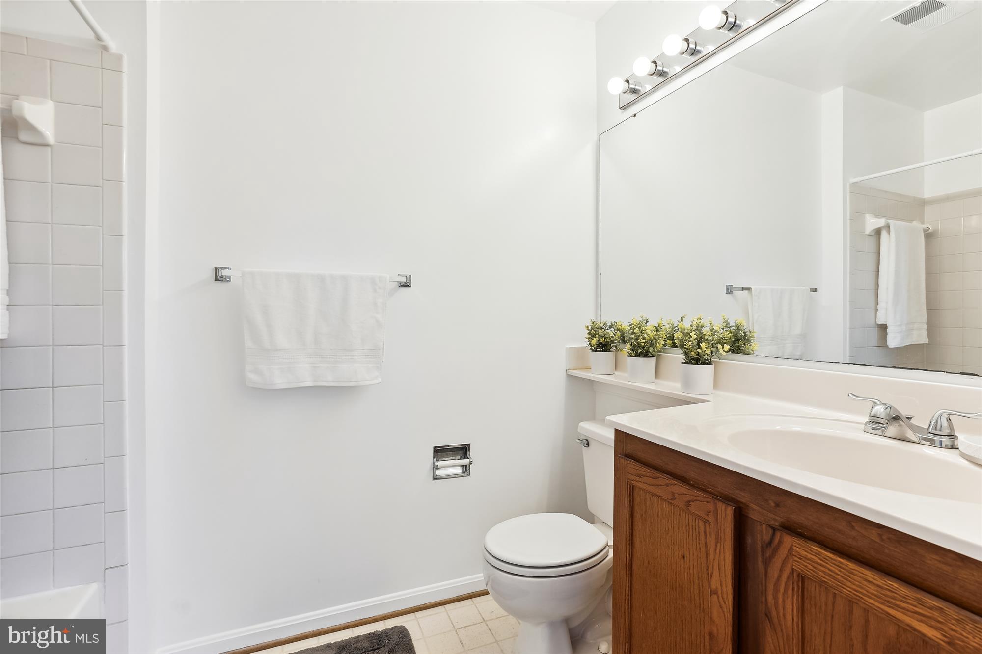 CENTREVILLE GREEN - Residential