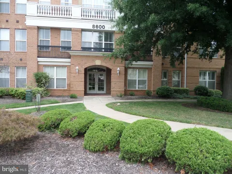 8600 Liberty Trail Unit 303, Manassas, VA MLS: VAMN2009612