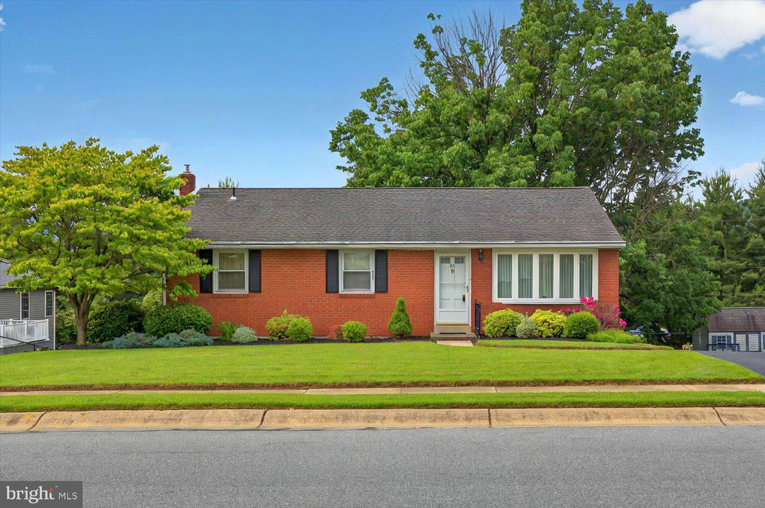 60 MOUNTAIN BOULEVARD