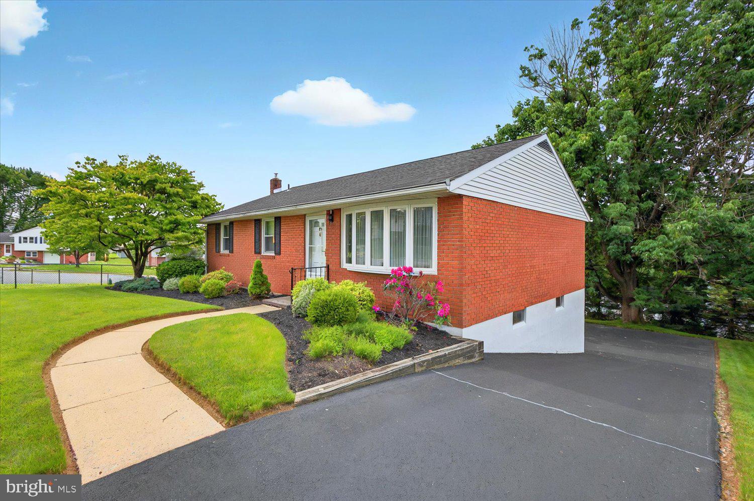 60 MOUNTAIN BOULEVARD
