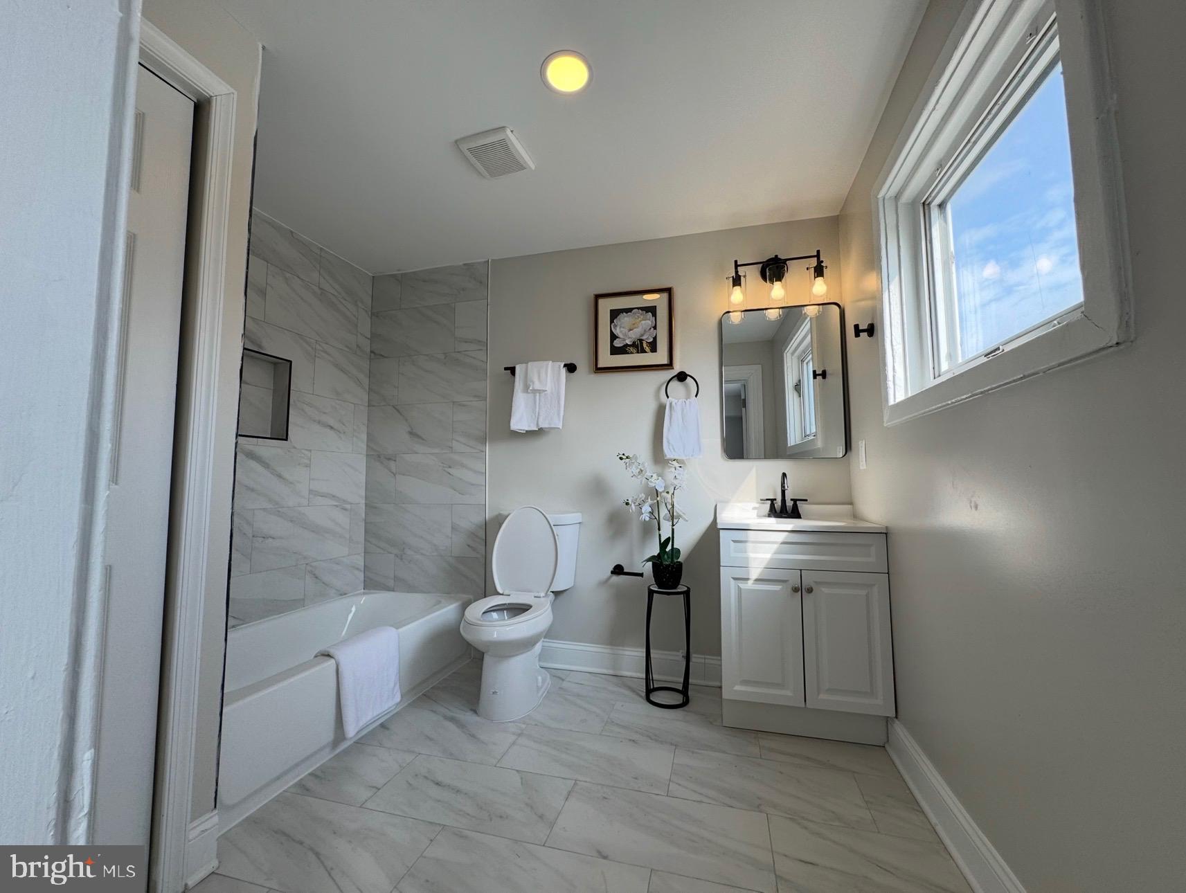 HAMILTON HEIGHTS - Residential