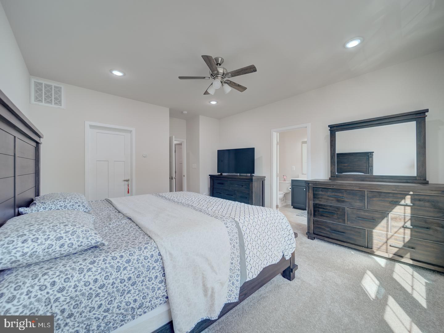 ARCOLA TOWN CENTER - Residential