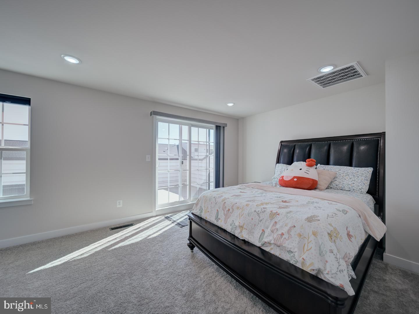 ARCOLA TOWN CENTER - Residential