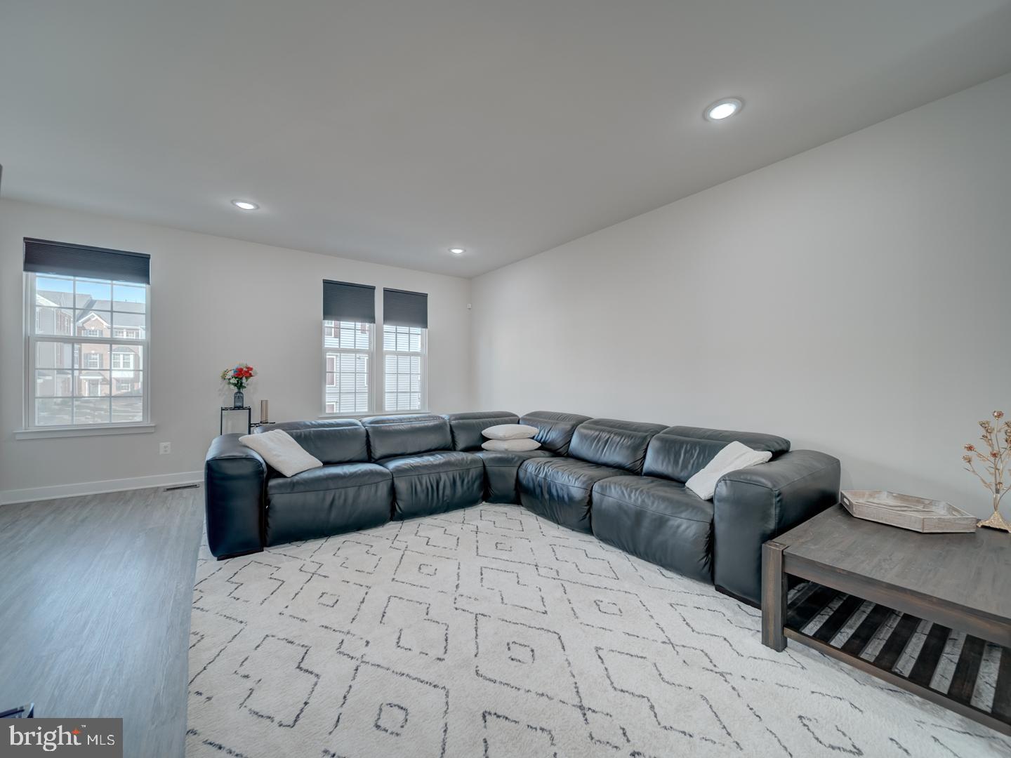 ARCOLA TOWN CENTER - Residential