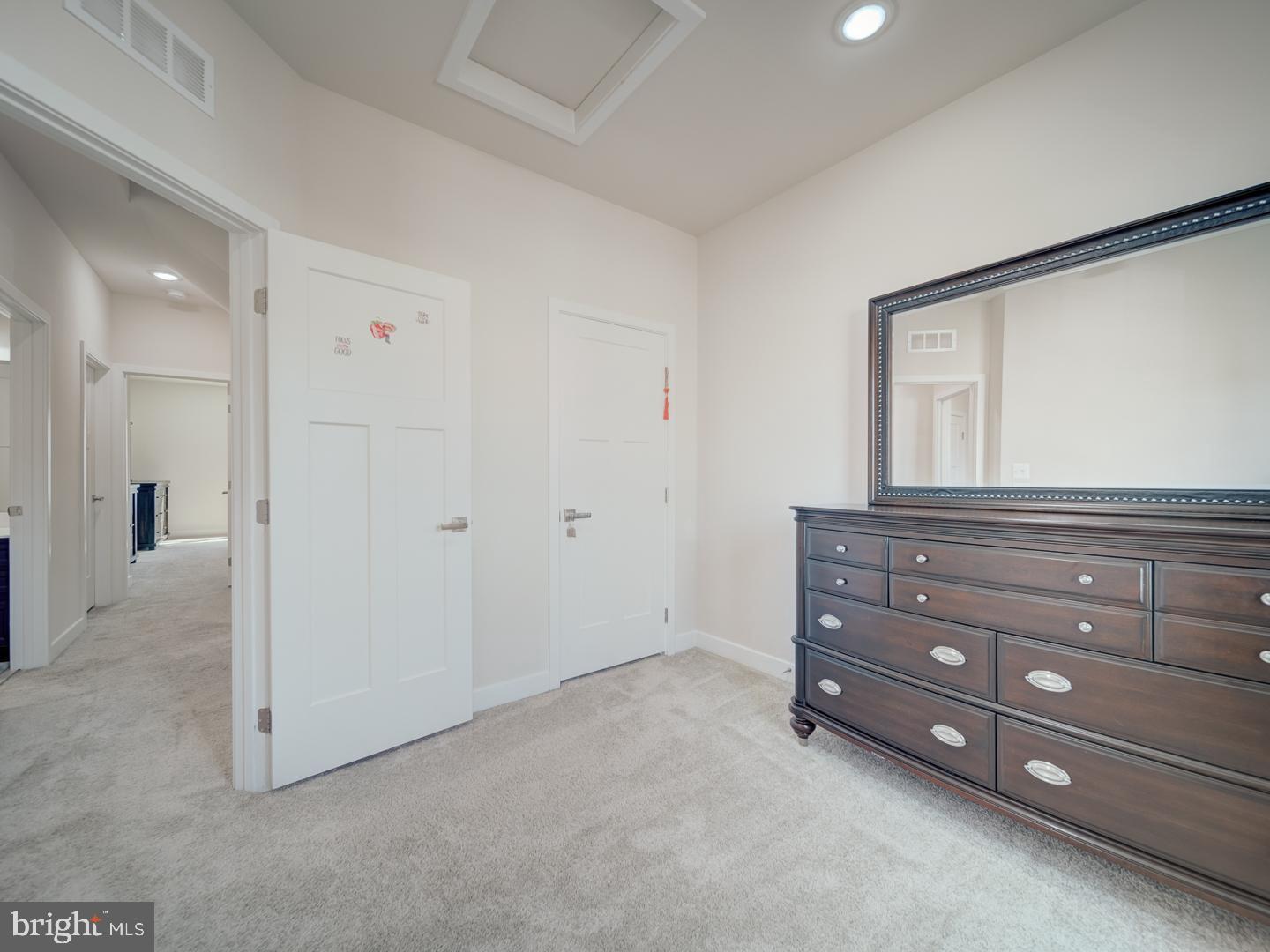 ARCOLA TOWN CENTER - Residential