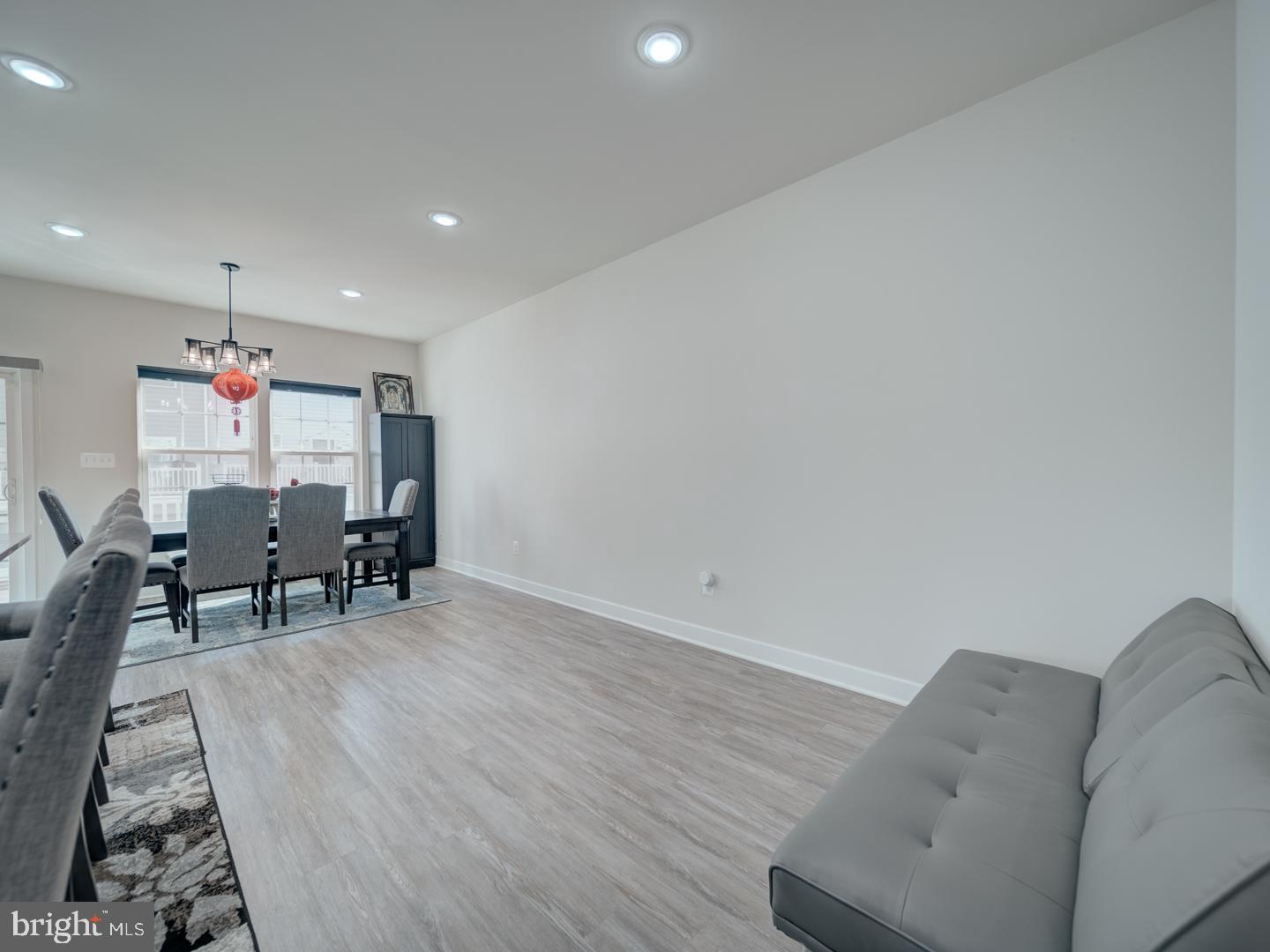 ARCOLA TOWN CENTER - Residential