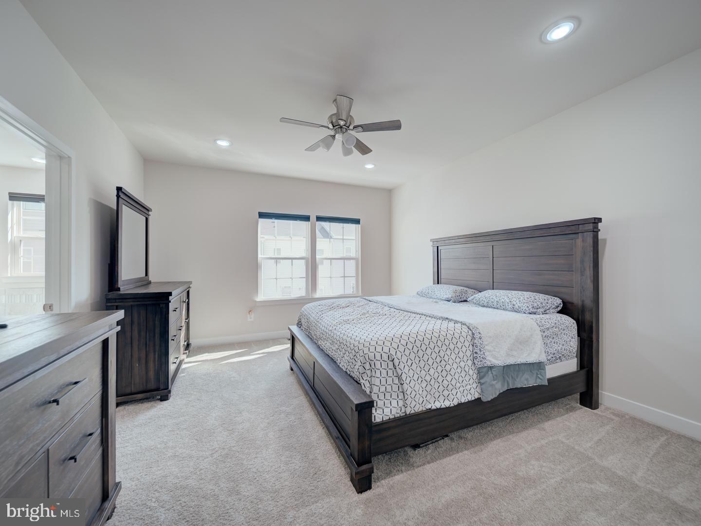 ARCOLA TOWN CENTER - Residential