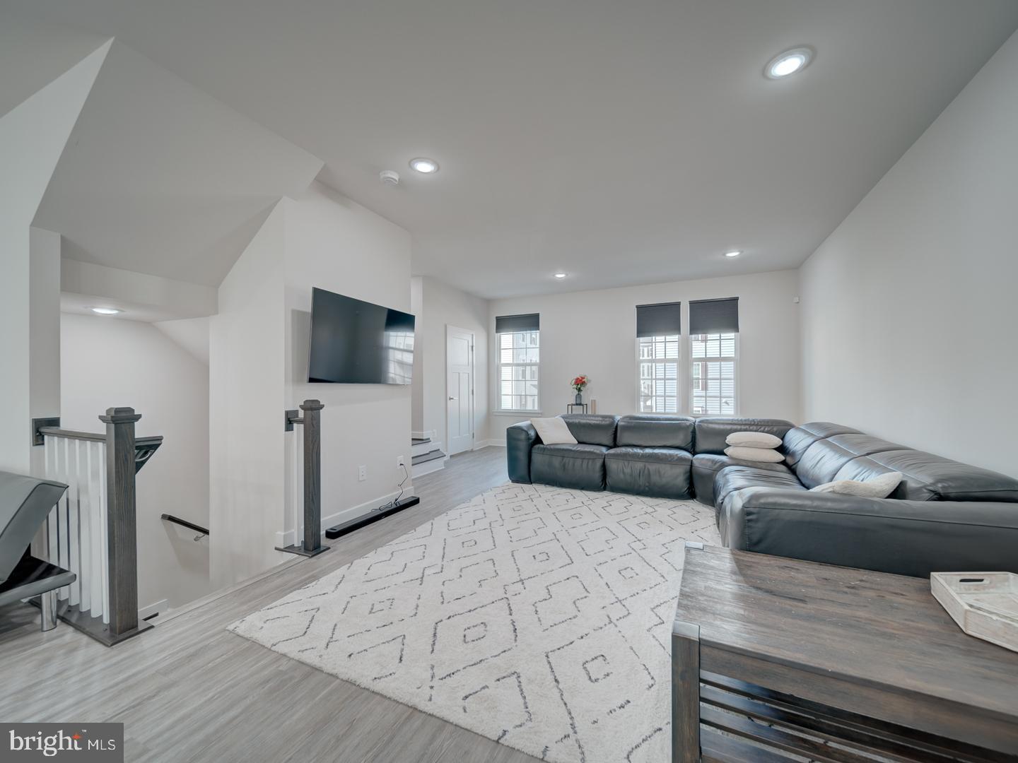 ARCOLA TOWN CENTER - Residential