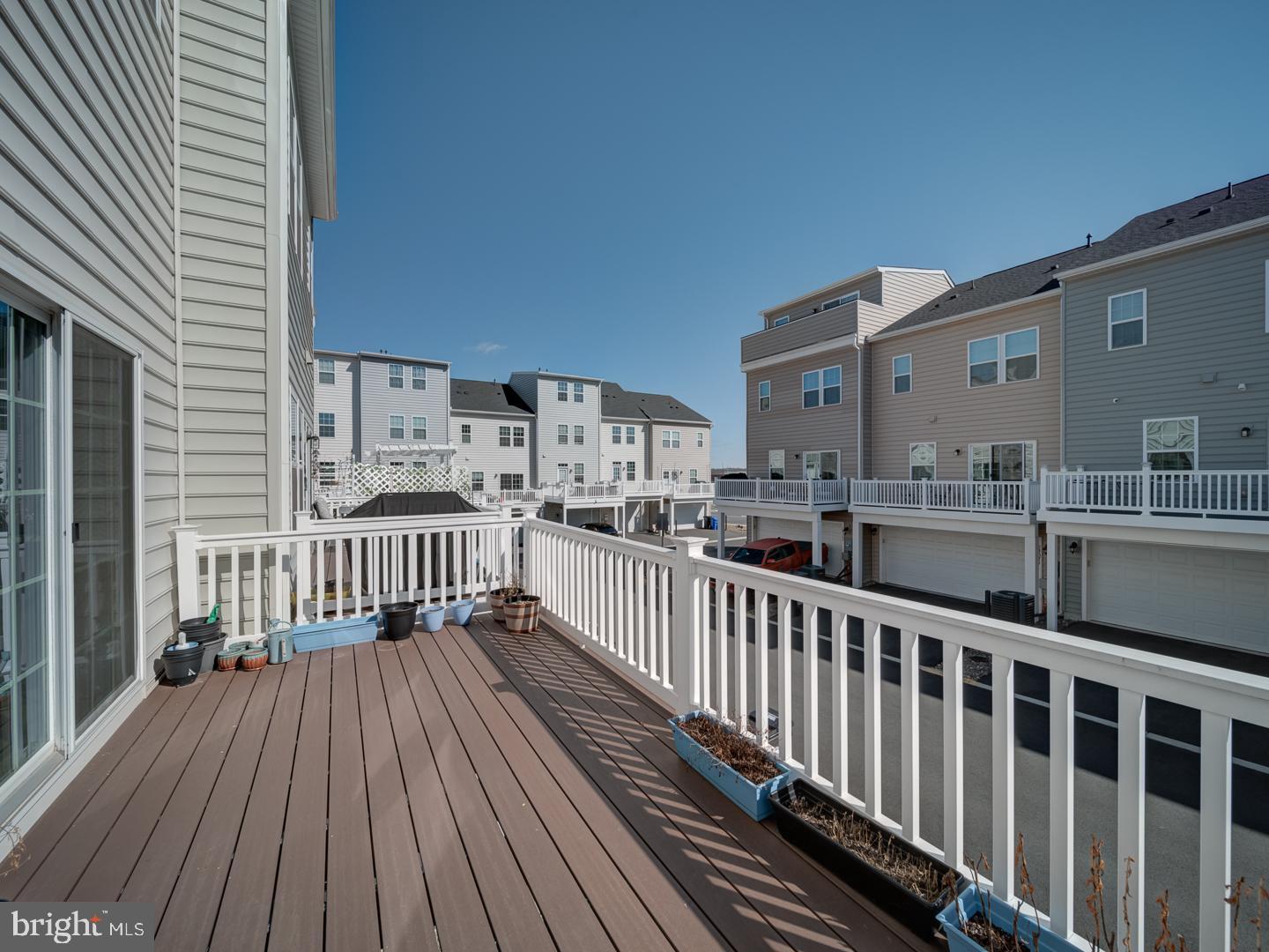 ARCOLA TOWN CENTER - Residential