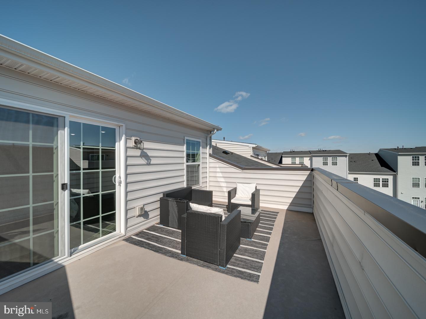 ARCOLA TOWN CENTER - Residential