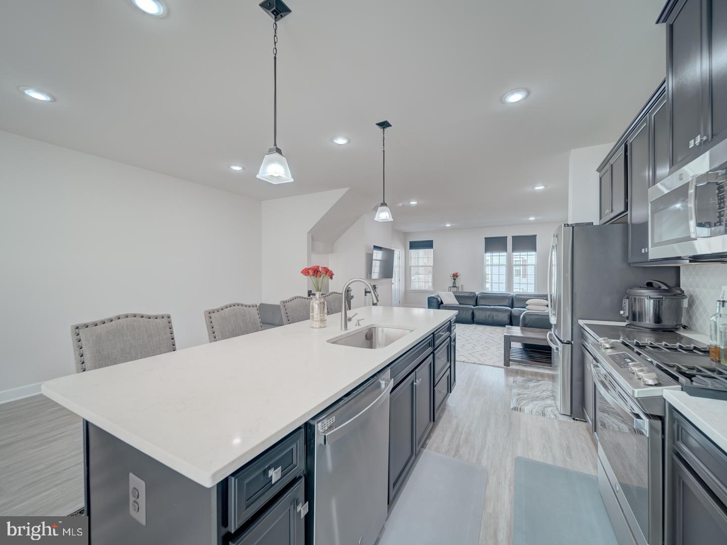 ARCOLA TOWN CENTER - Residential