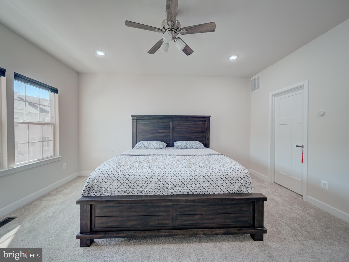 ARCOLA TOWN CENTER - Residential