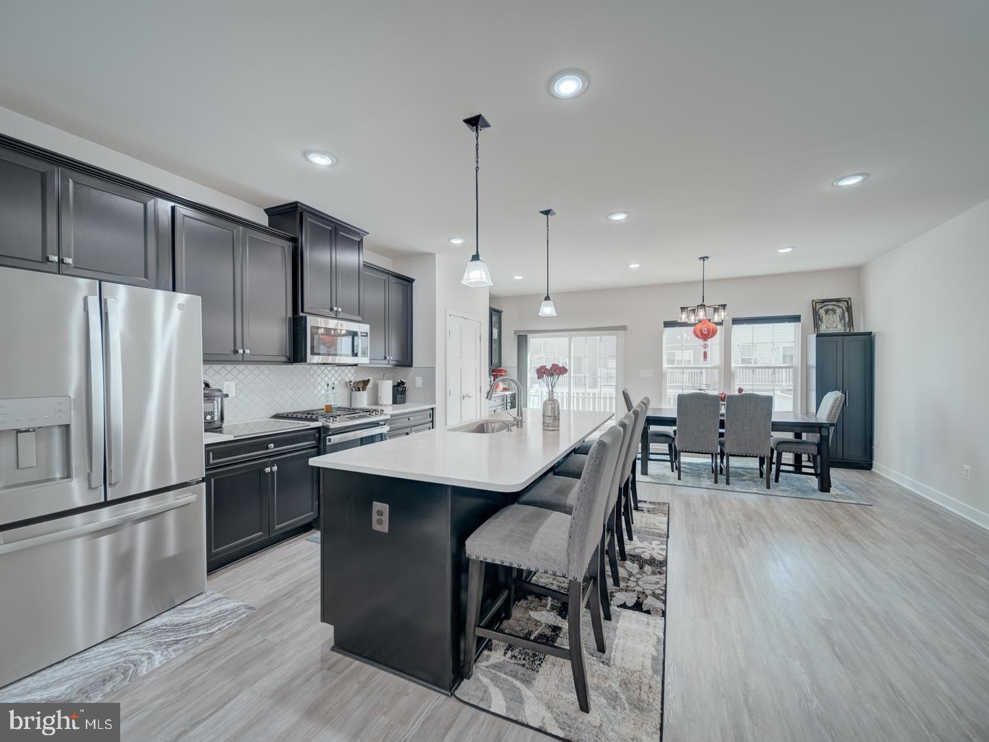 ARCOLA TOWN CENTER - Residential