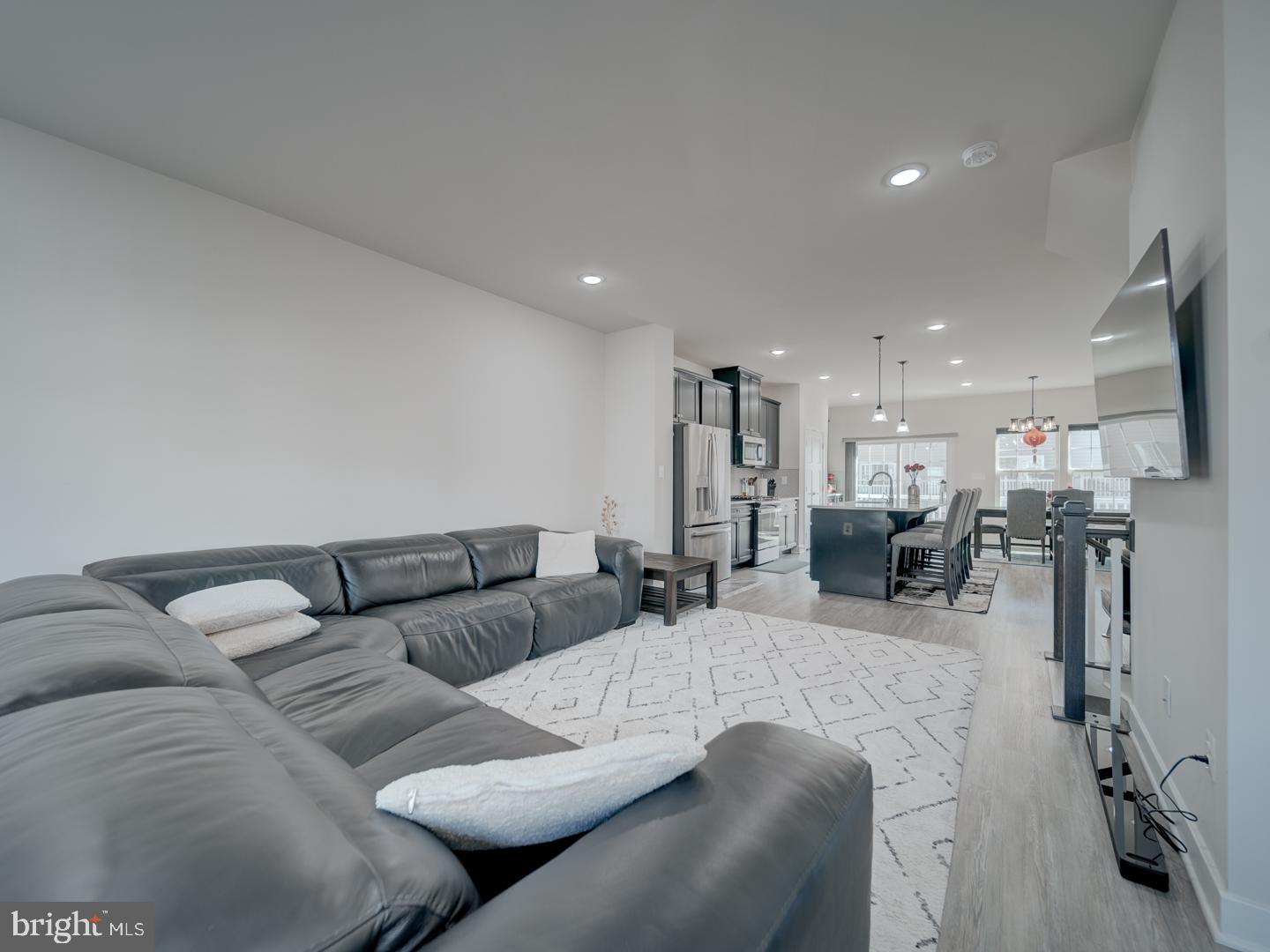 ARCOLA TOWN CENTER - Residential