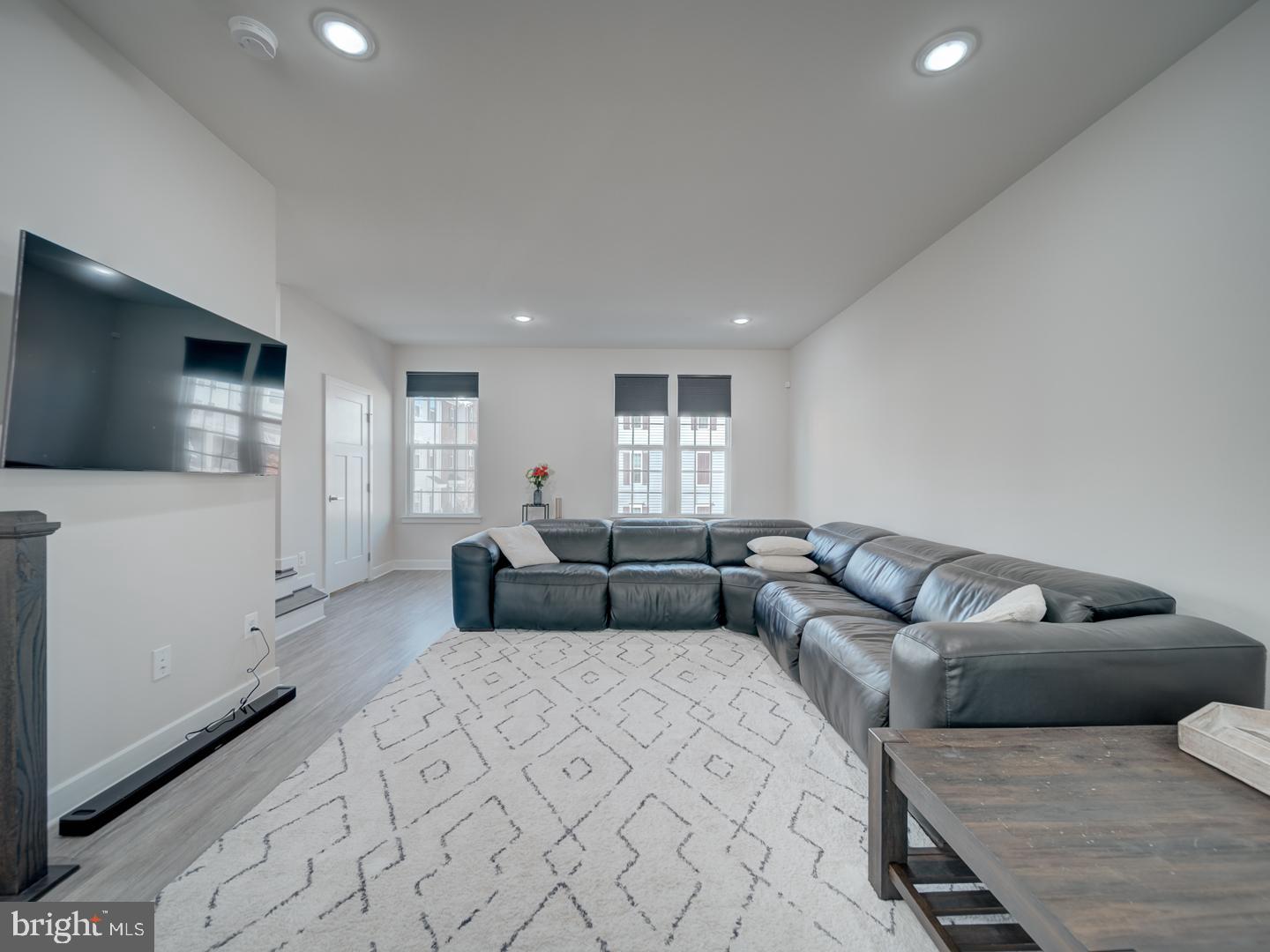 ARCOLA TOWN CENTER - Residential