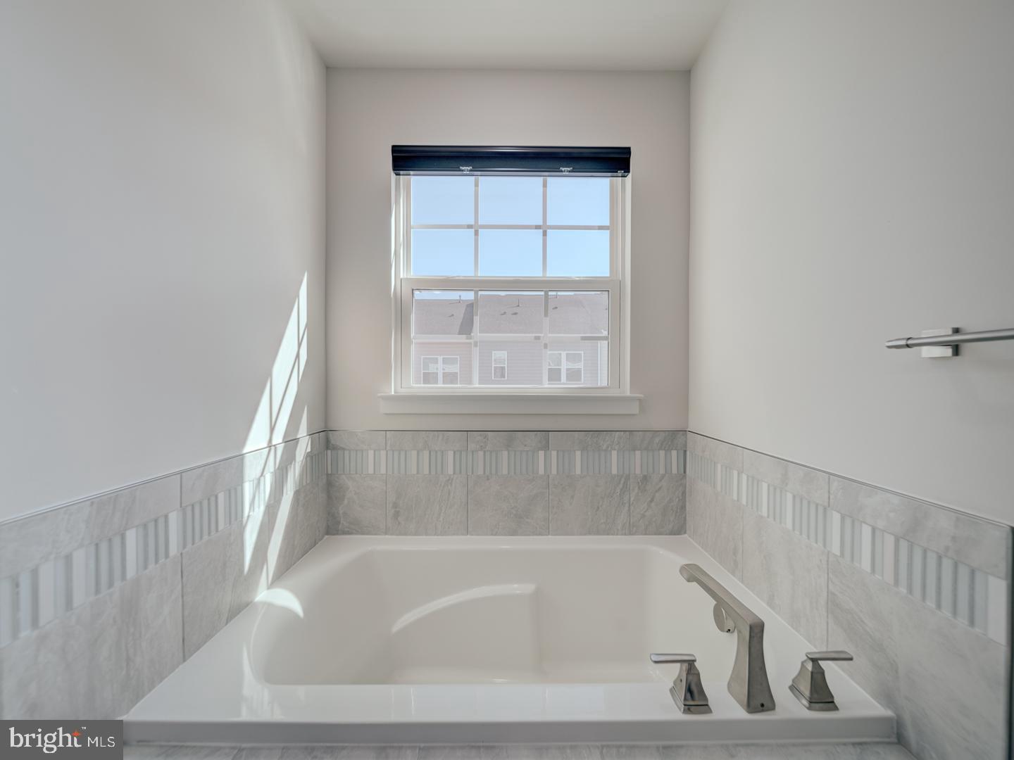 ARCOLA TOWN CENTER - Residential