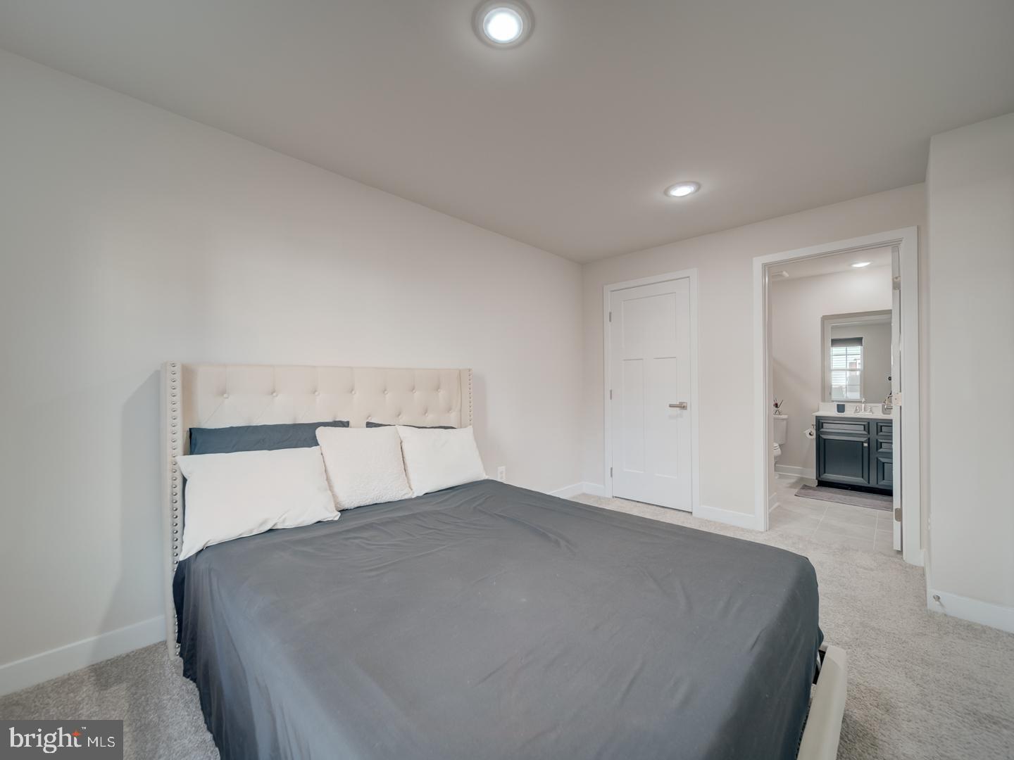 ARCOLA TOWN CENTER - Residential