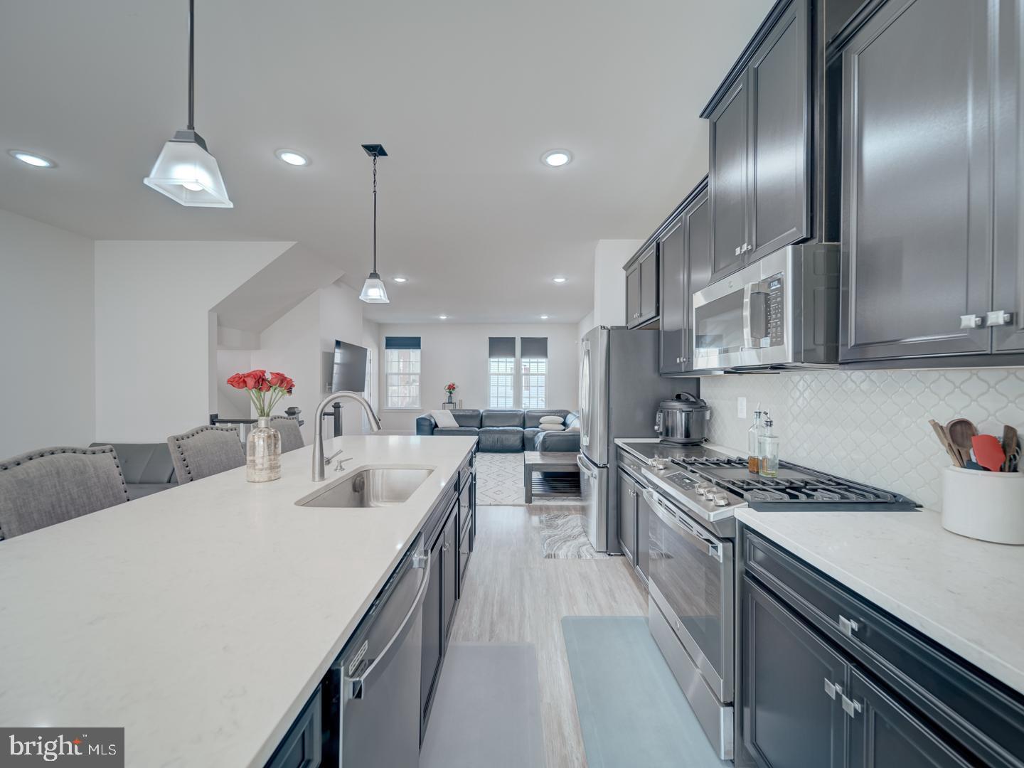 ARCOLA TOWN CENTER - Residential