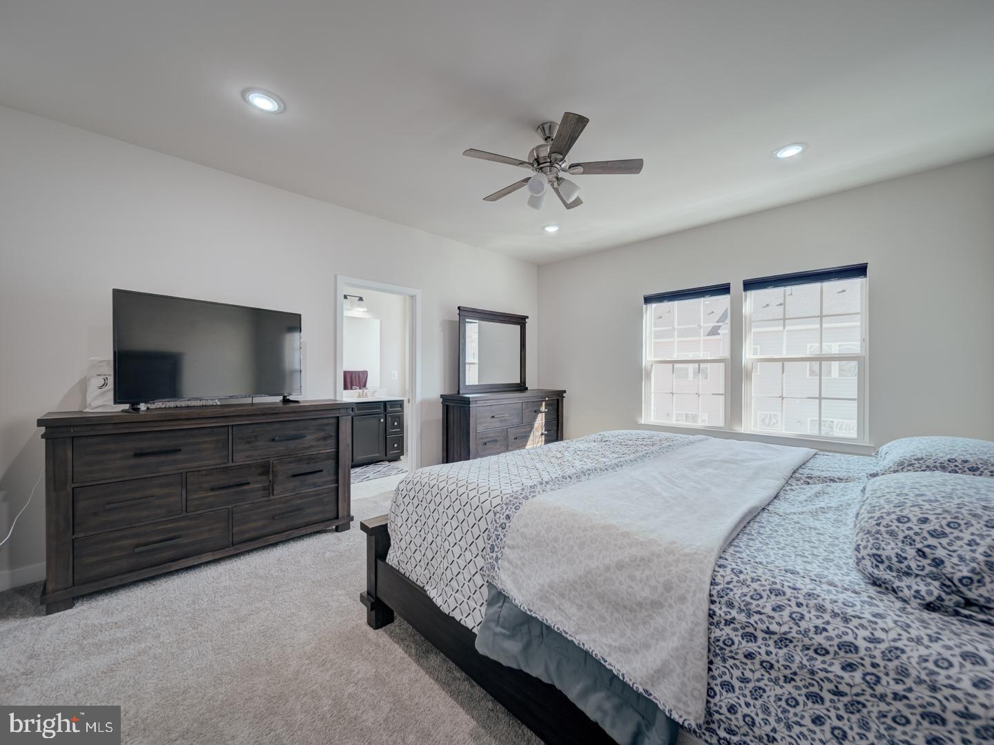 ARCOLA TOWN CENTER - Residential