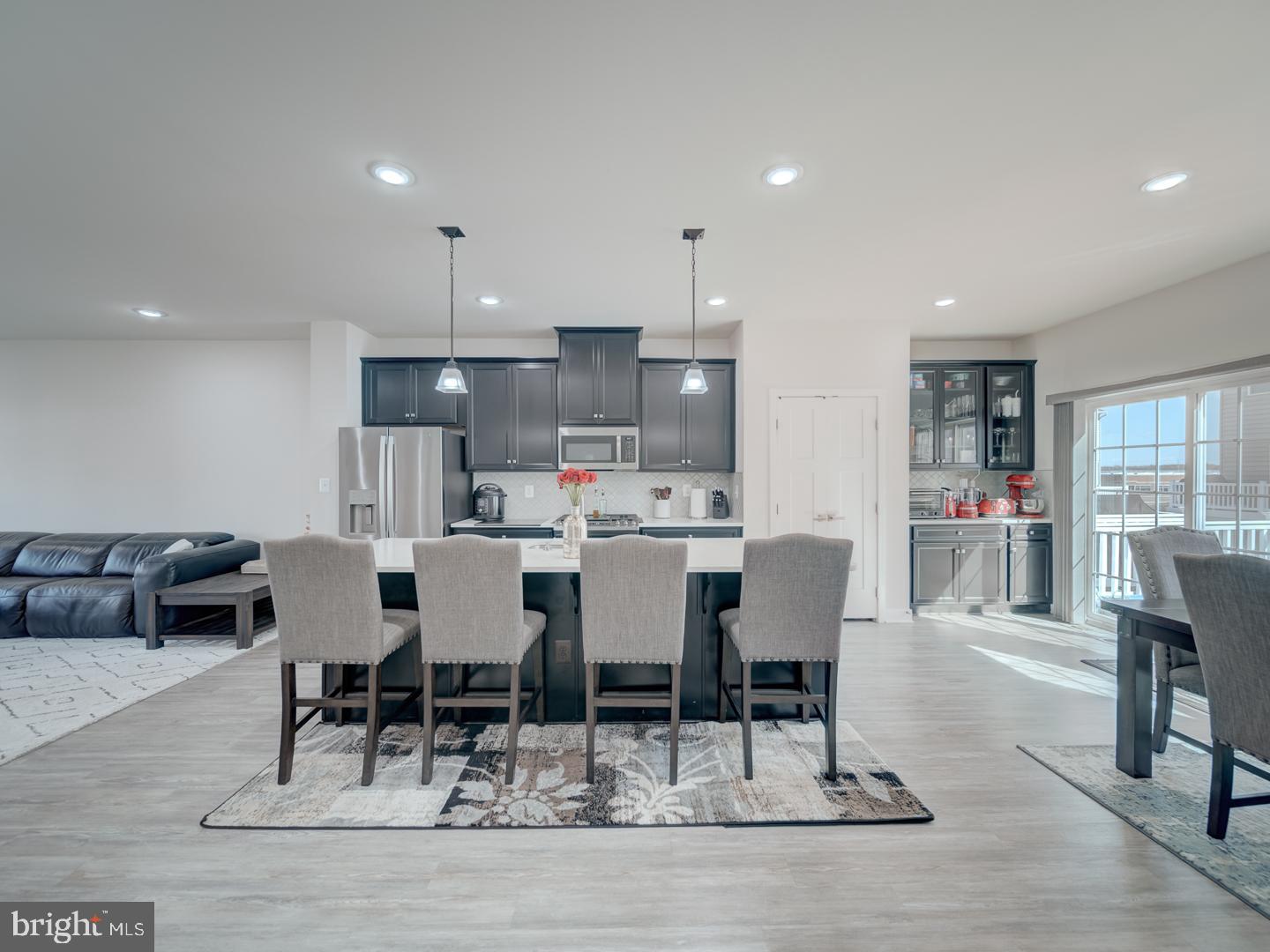 ARCOLA TOWN CENTER - Residential