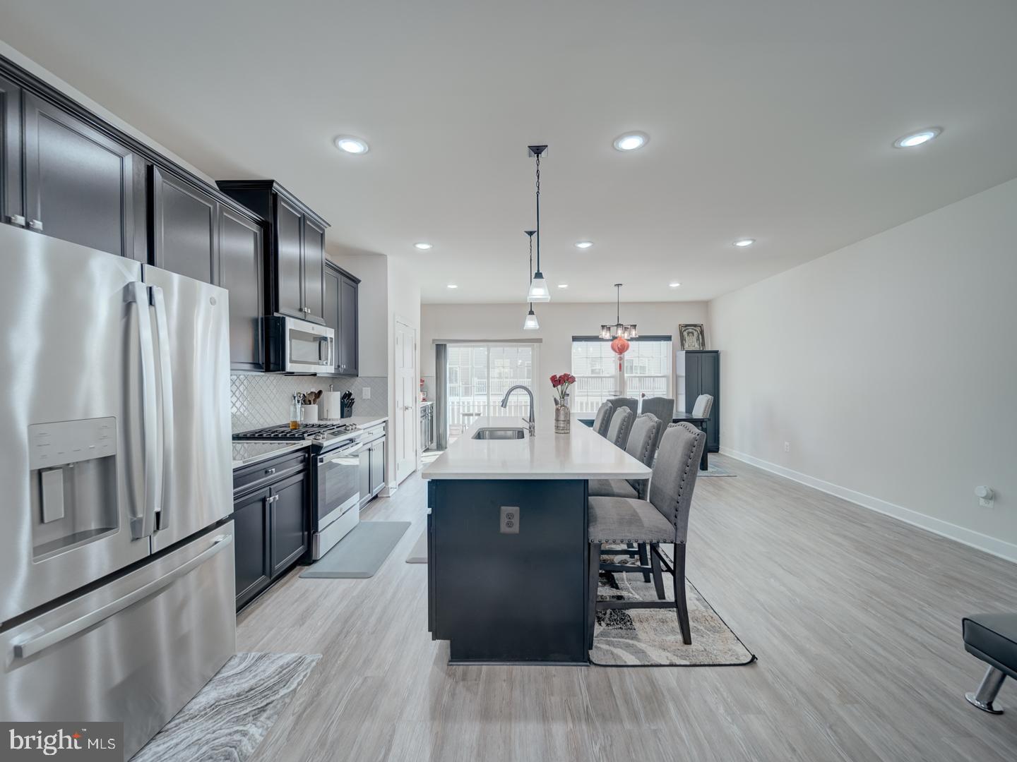 ARCOLA TOWN CENTER - Residential