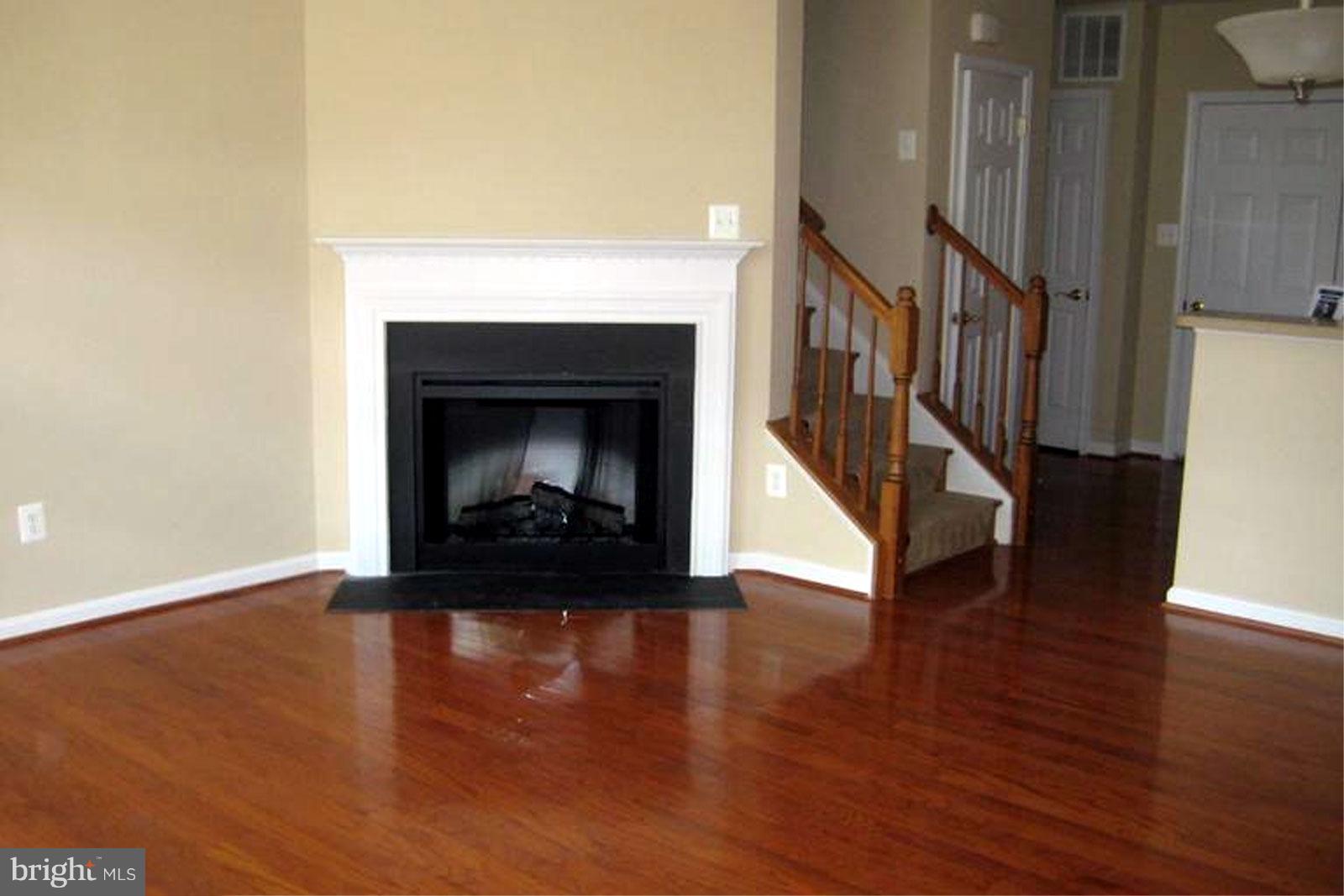 19263 WINMEADE DRIVE