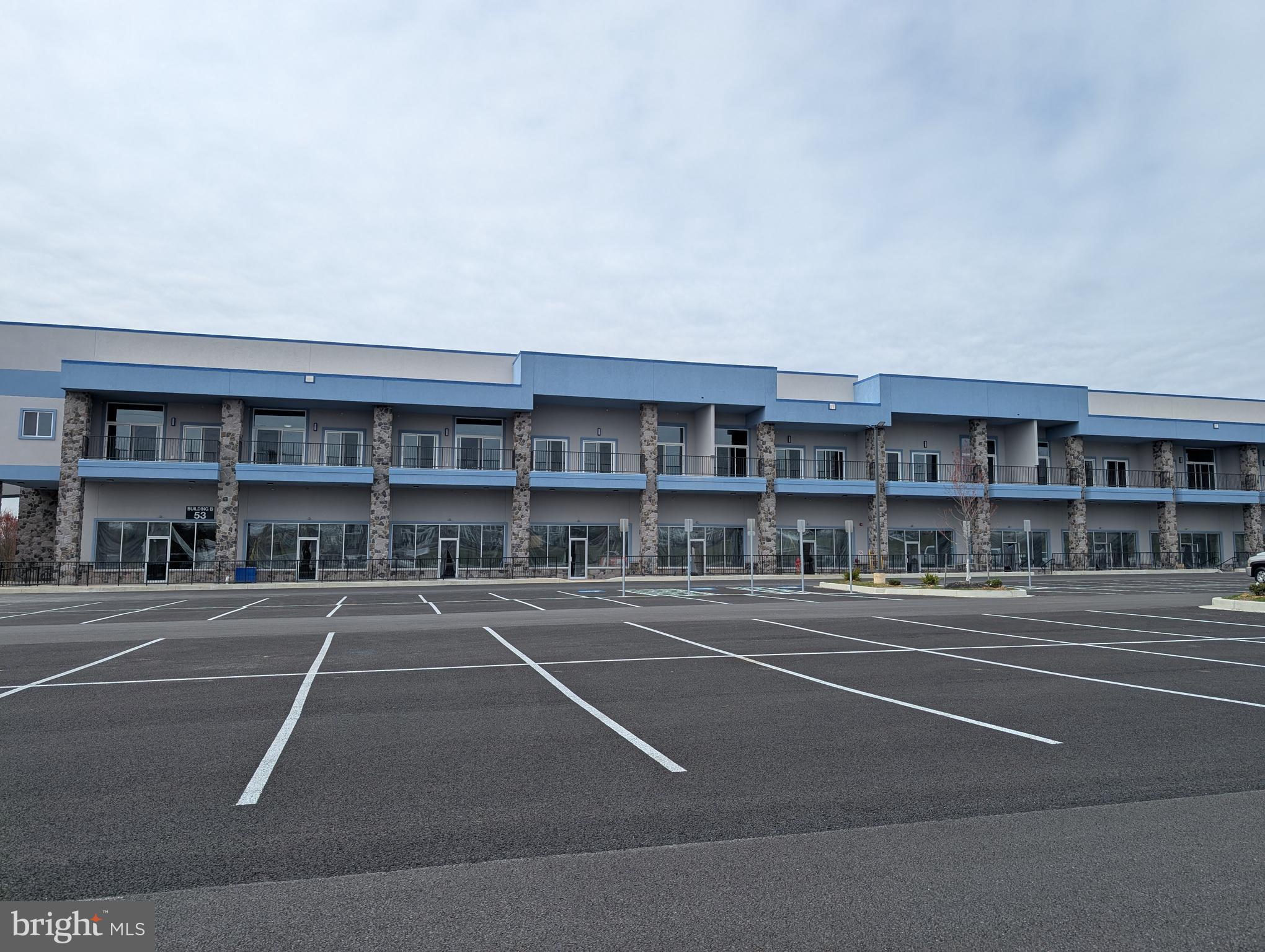 Multiple units available!
Recently constructed two bedroom one bath apartments now available! Fully modern updates including granite countertops, stainless steel appliances, in-unit washer and dryer, and a private balcony. Conveniently located to shopping and commuter routes.