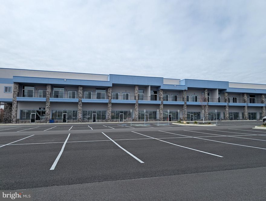 Multiple units available!

Recently constructed two bedroom one bath apartments now available! Fully modern updates including granite countertops, stainless steel appliances, in-unit washer and dryer, and a private balcony. Conveniently located to shopping and commuter routes.