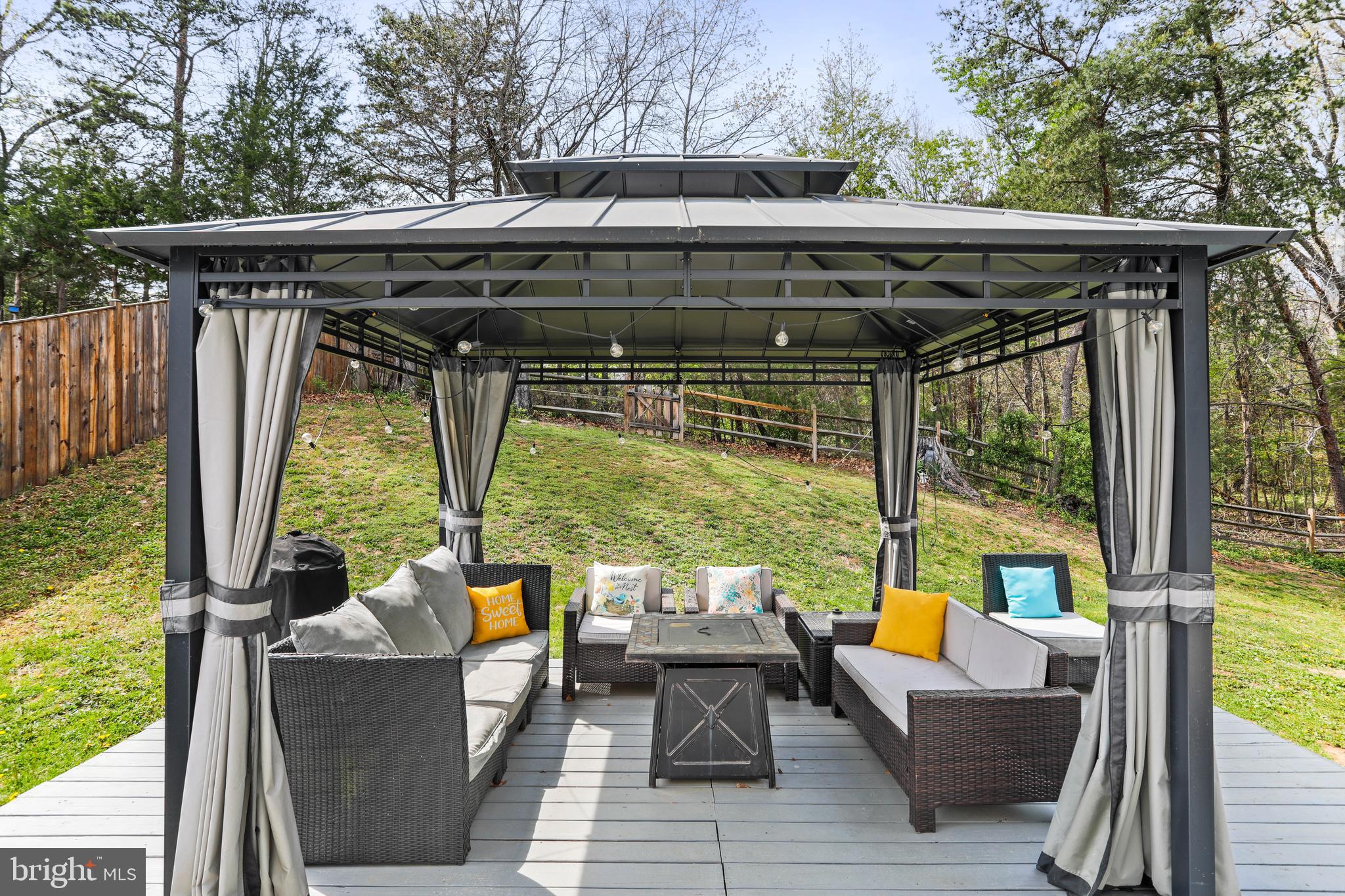 APPLE RIDGE - Residential