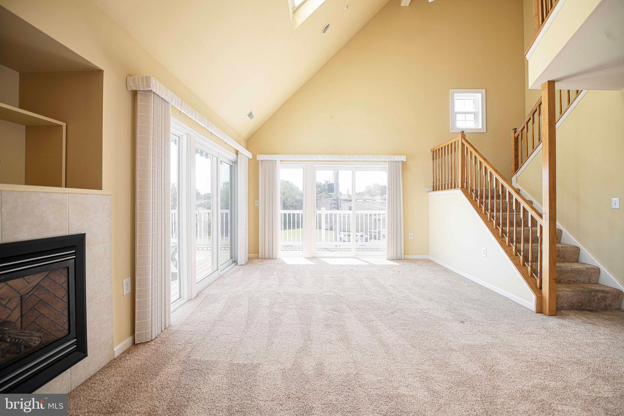 SENECA POINTE - Residential