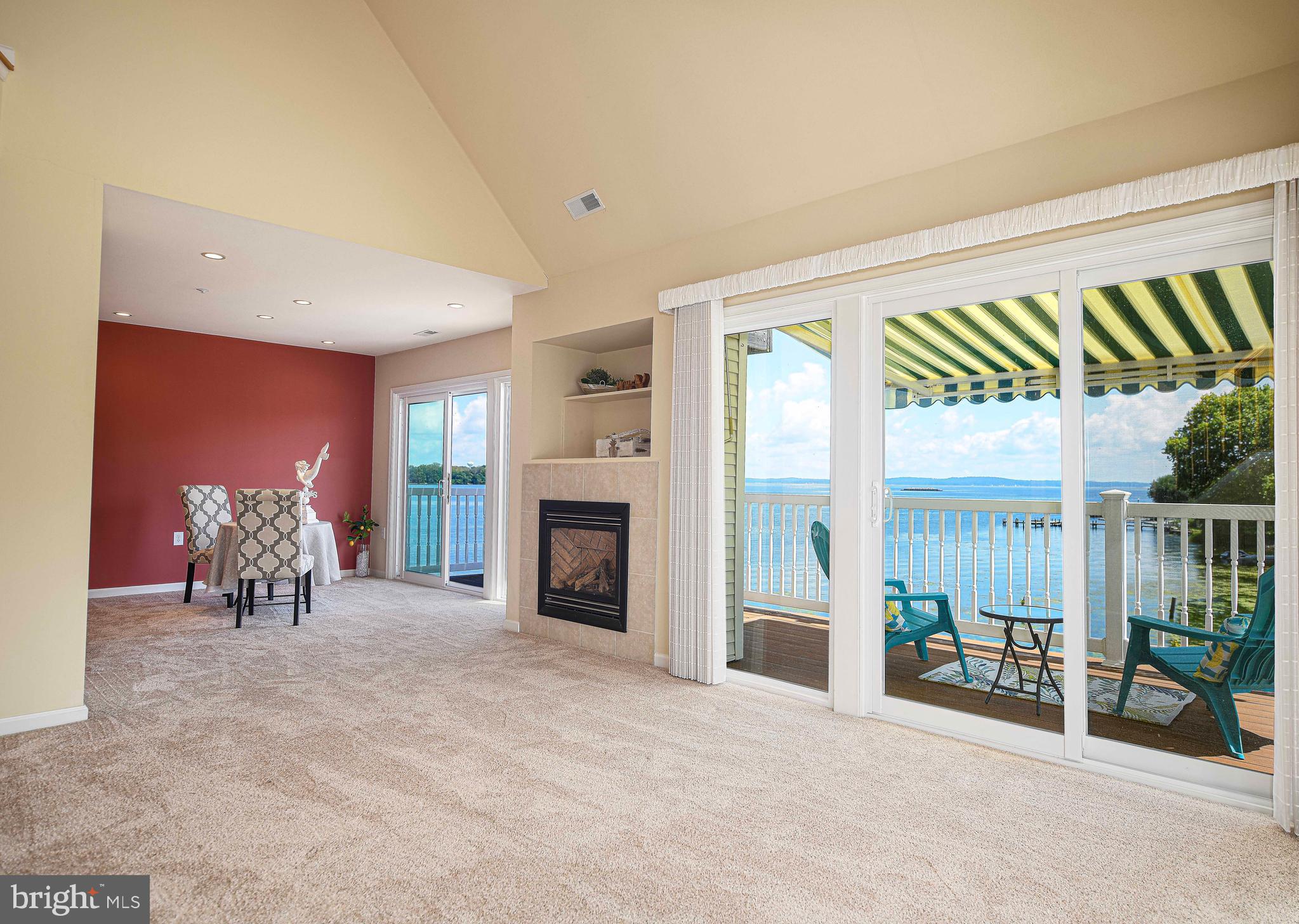 SENECA POINTE - Residential