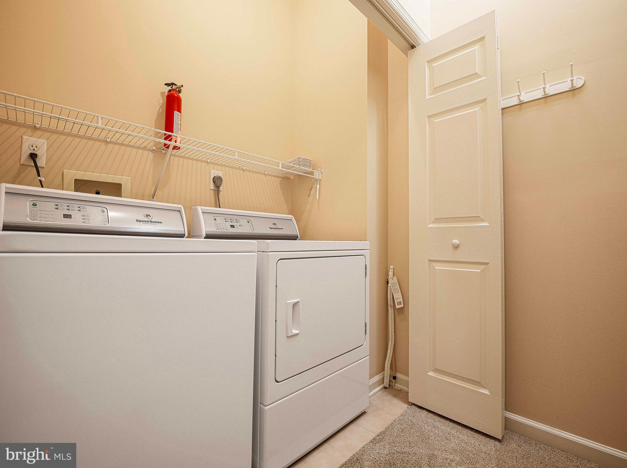 SENECA POINTE - Residential