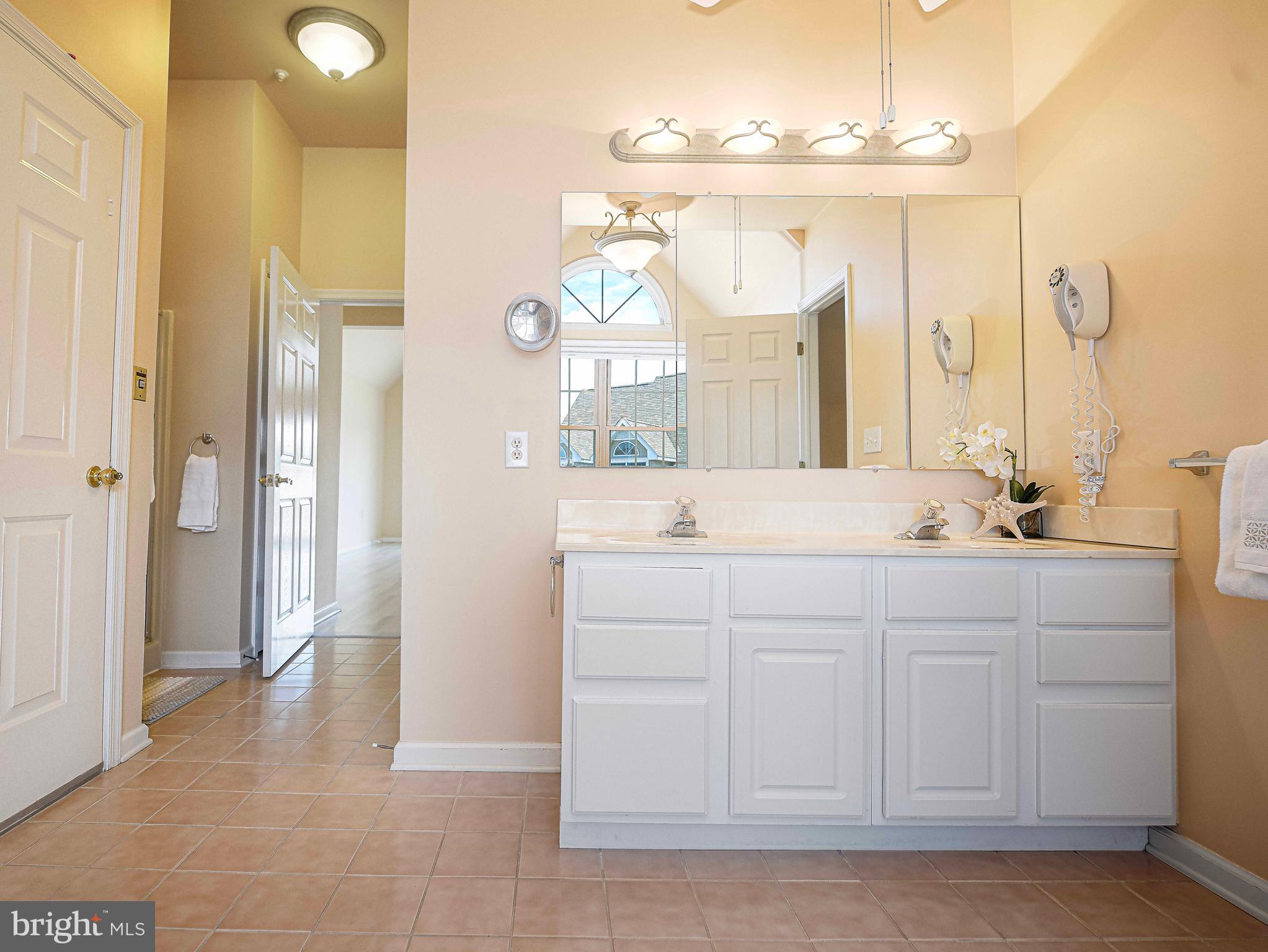 SENECA POINTE - Residential