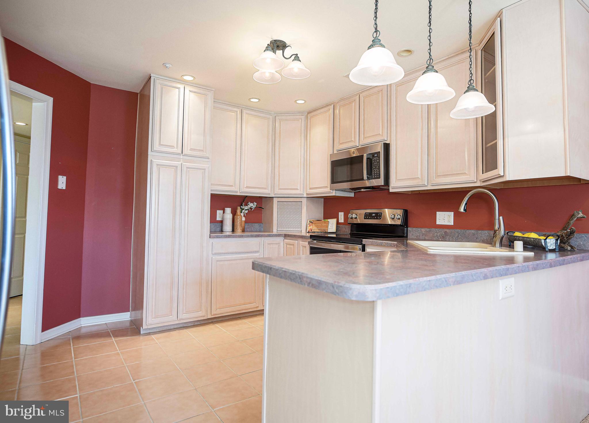 SENECA POINTE - Residential