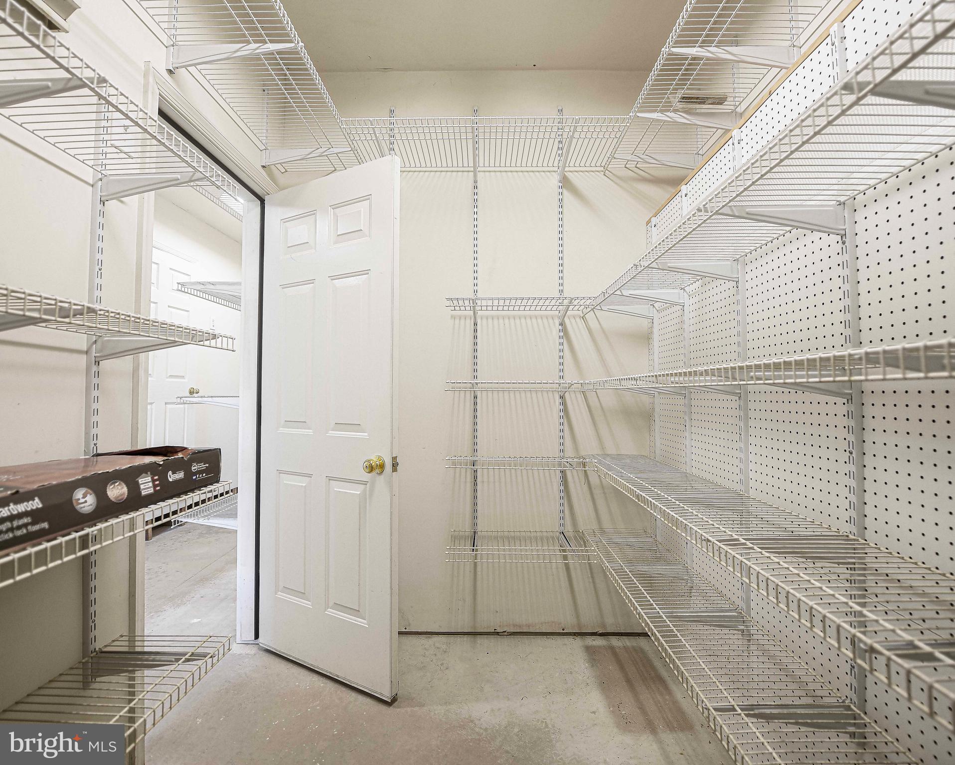 SENECA POINTE - Residential