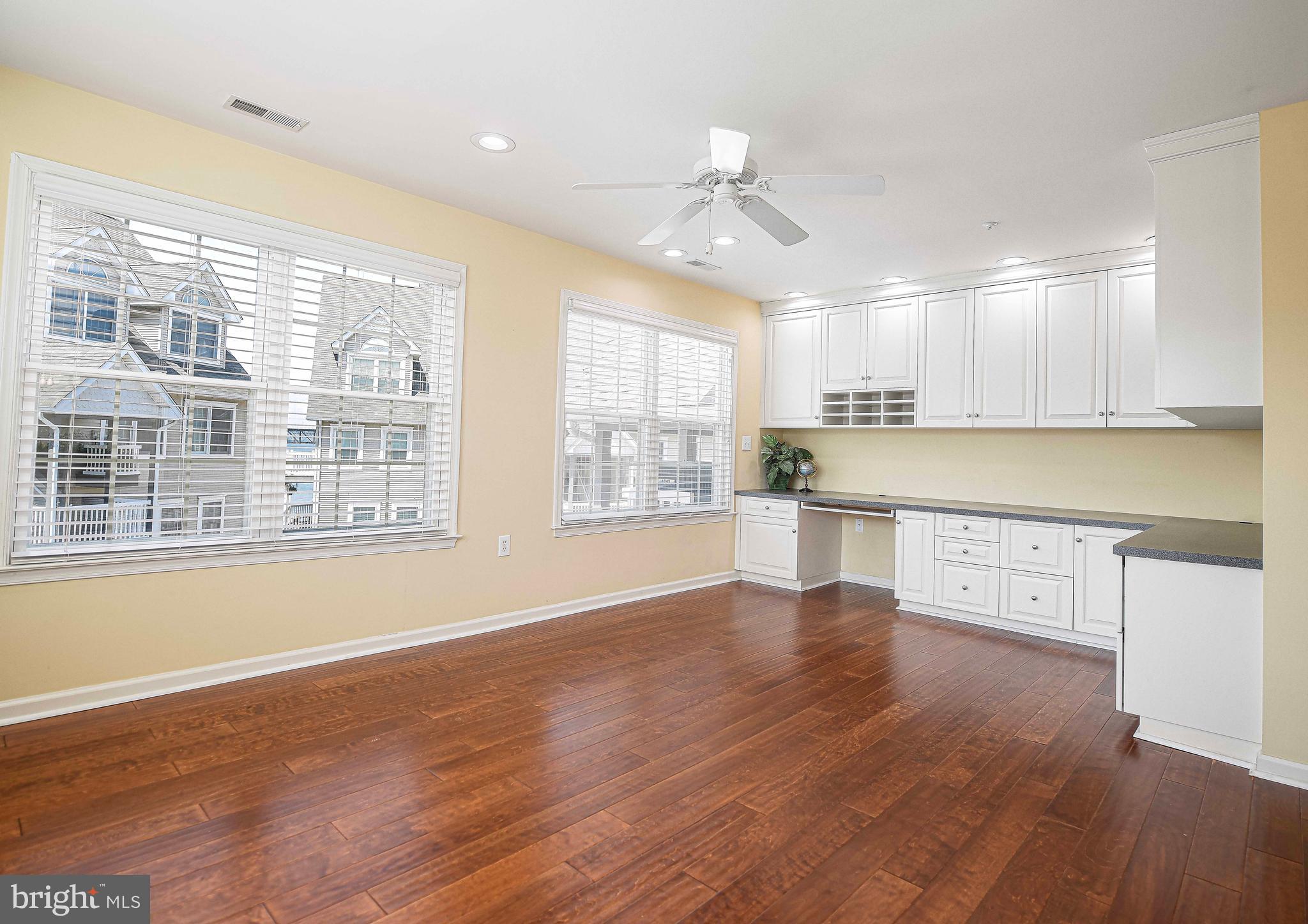 SENECA POINTE - Residential