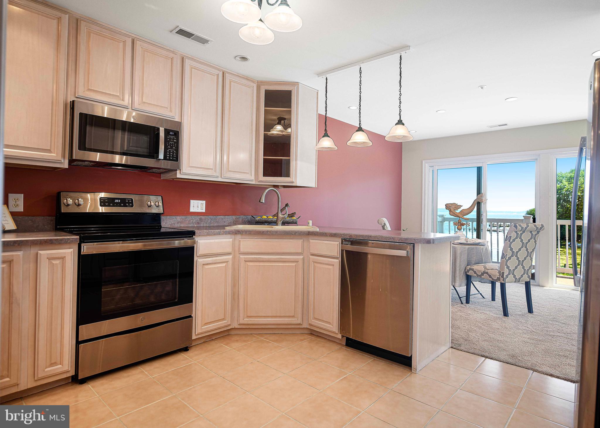 SENECA POINTE - Residential