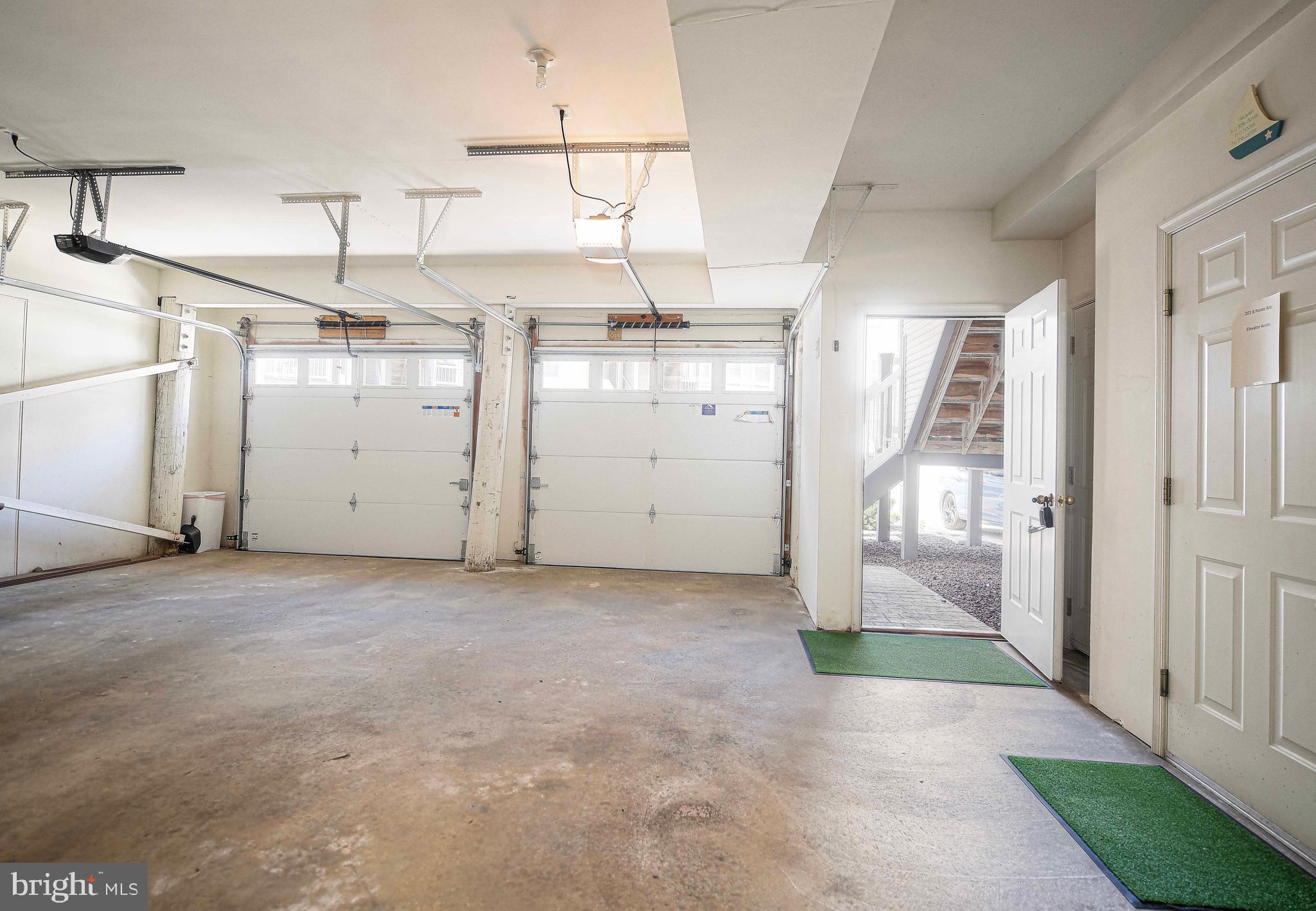 SENECA POINTE - Residential