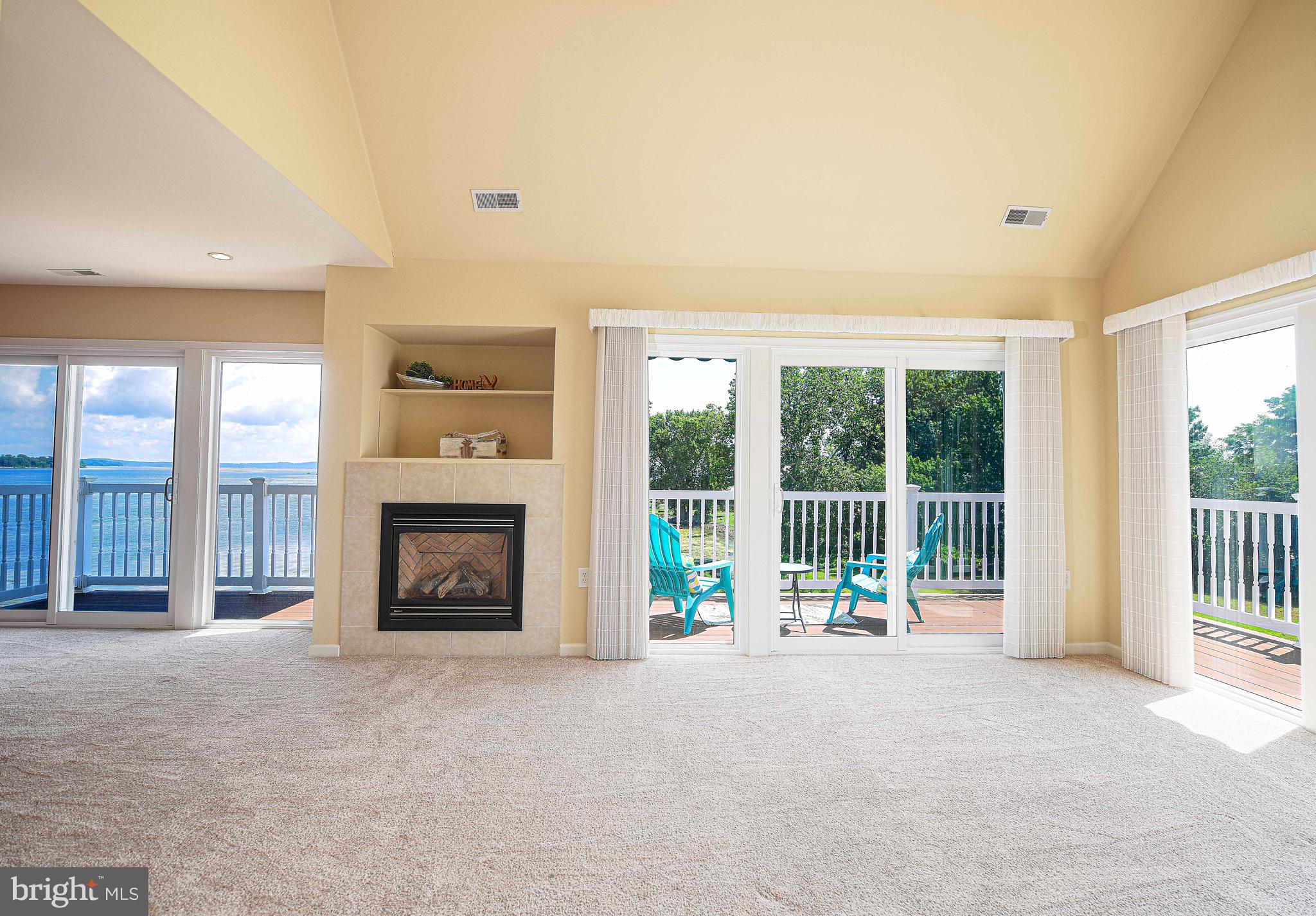 SENECA POINTE - Residential